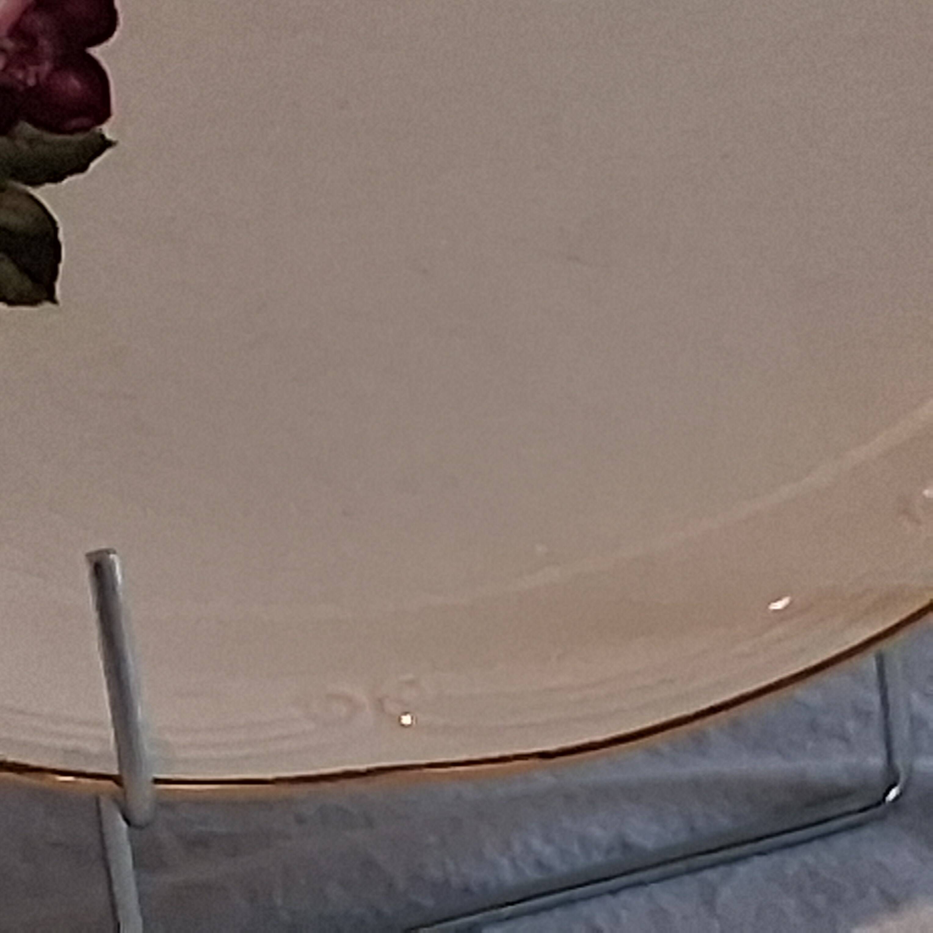 Serving dish from Gien model "Chinon" in very good condition.