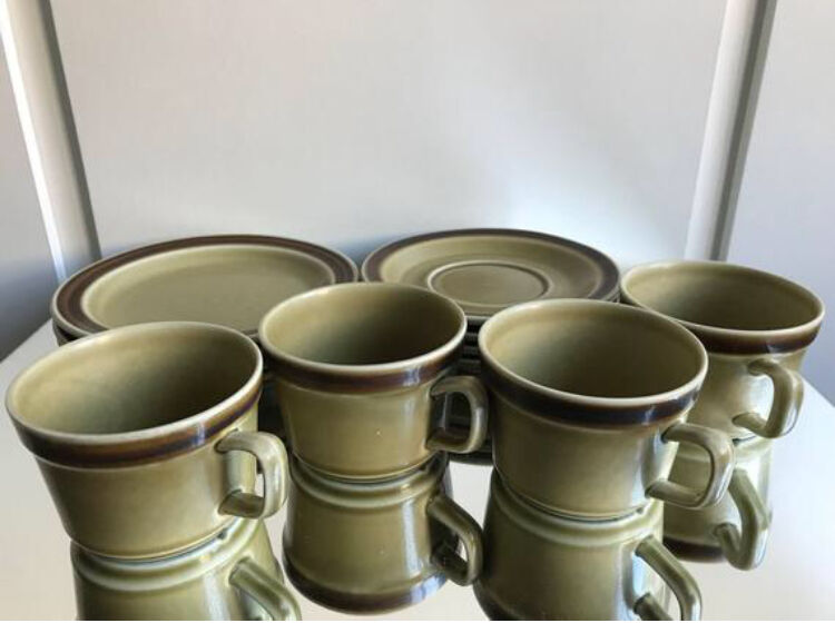 Set de 4 assiettes, soucoupes, tasses Stavangerflint en grès fin