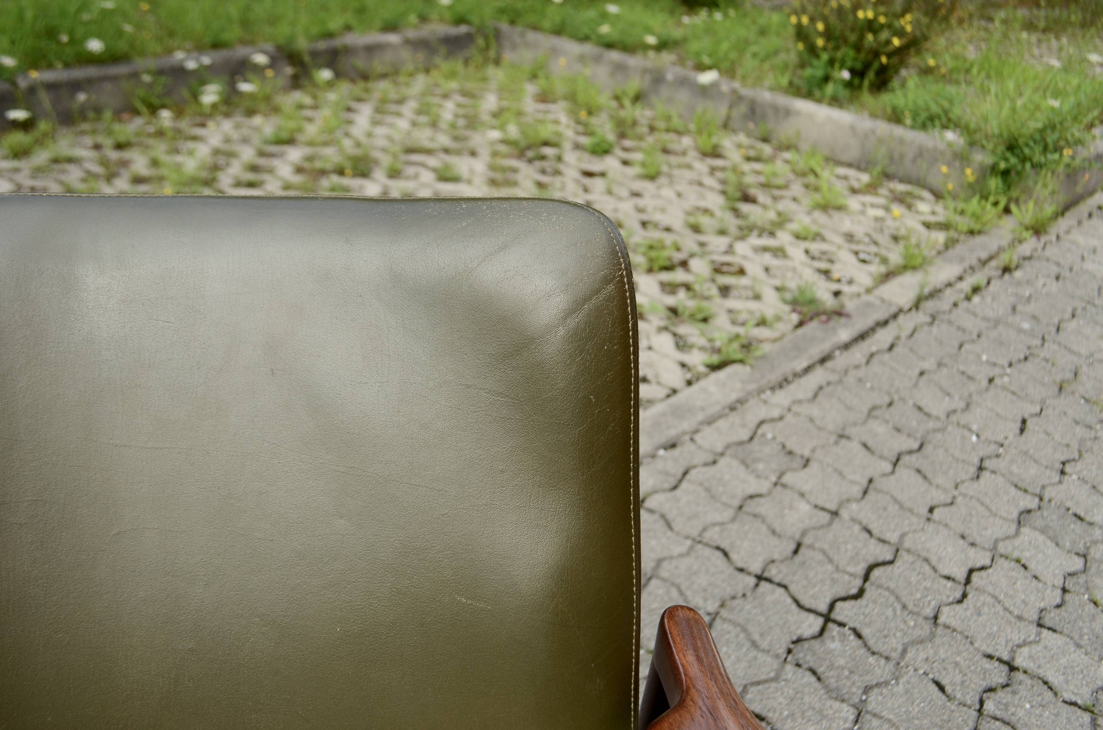 Ib Kofod Larsen for Fröscher Sitform olive leather Lounge Chair