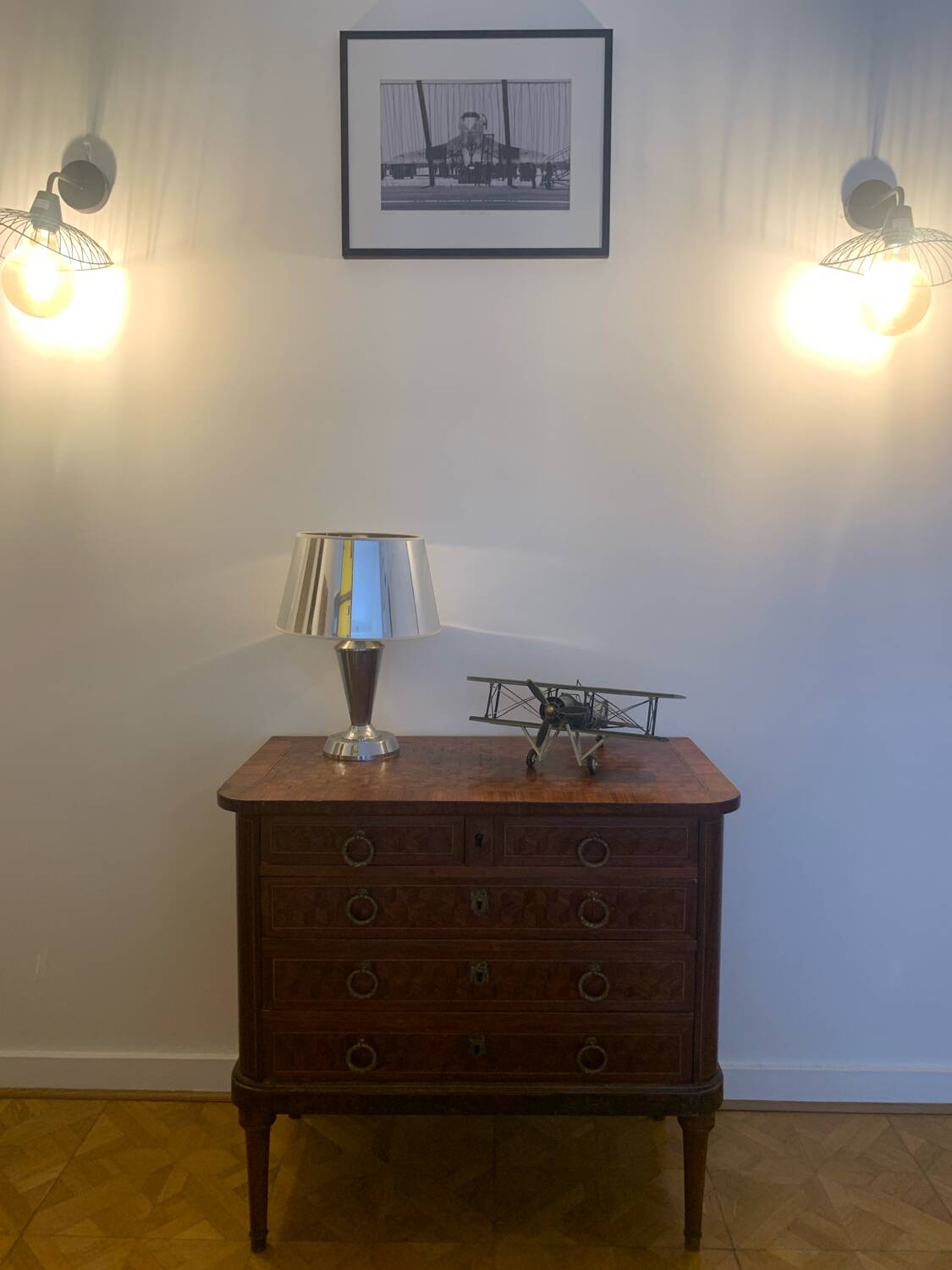 Marquetry chest of drawers