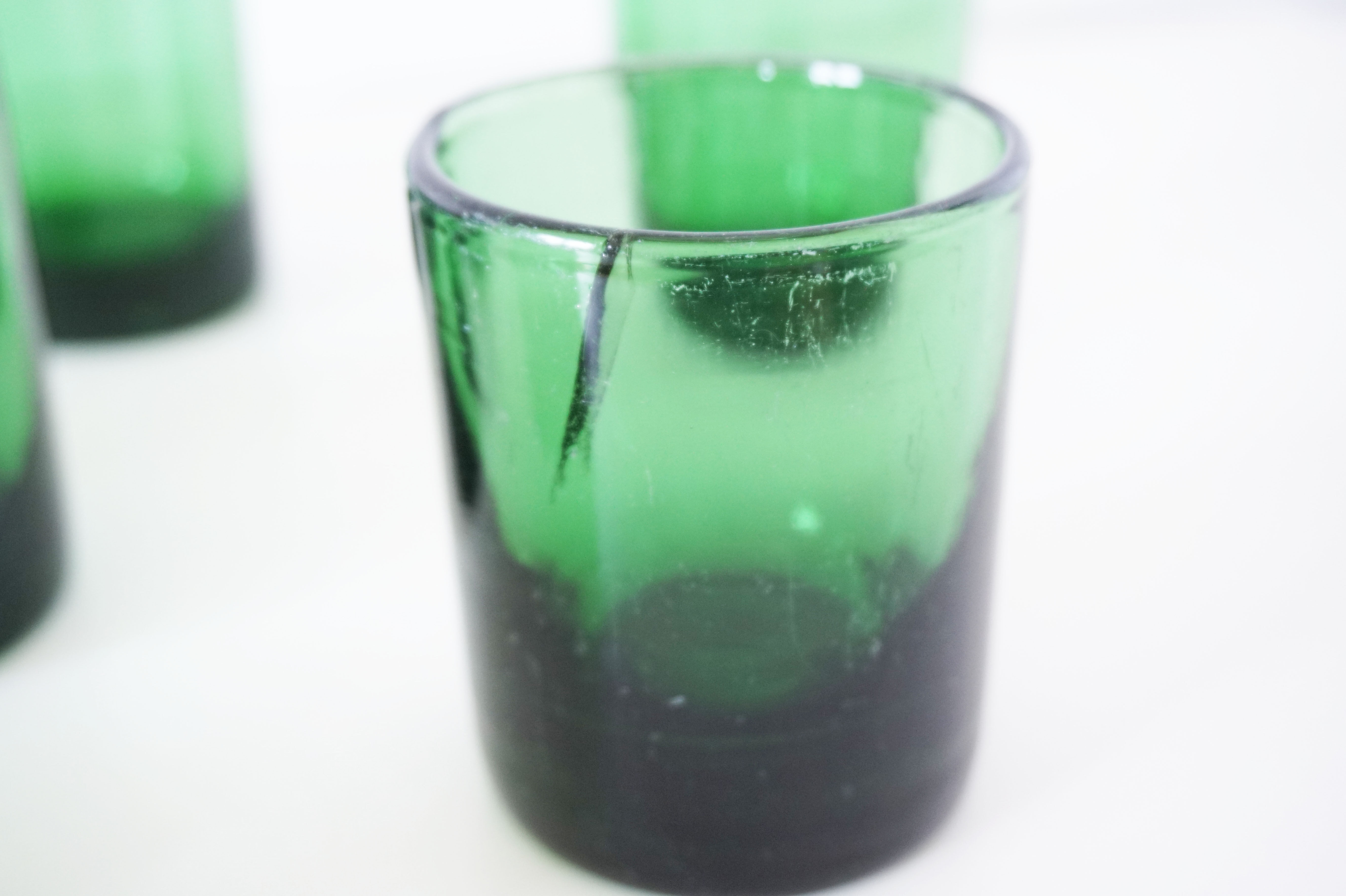 Lot de 9 verres à eau en verre soufflé vert