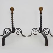 Grande paire de chenets de cheminée en fer forgé et boule laiton. XIXème