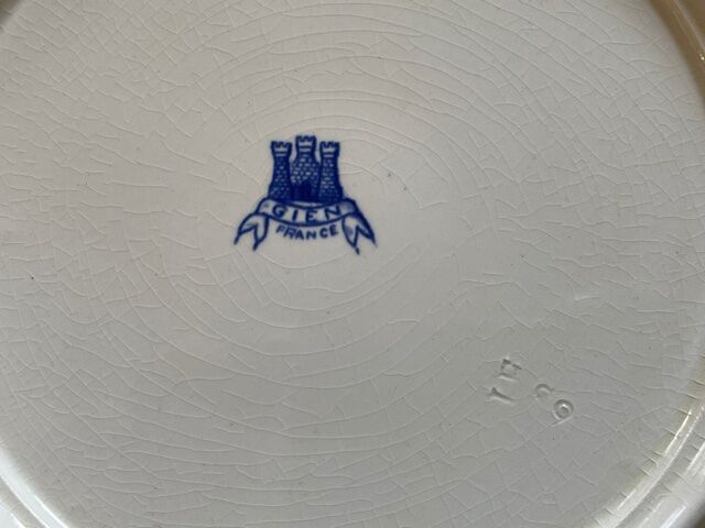 Dish Gien white and blue earthenware