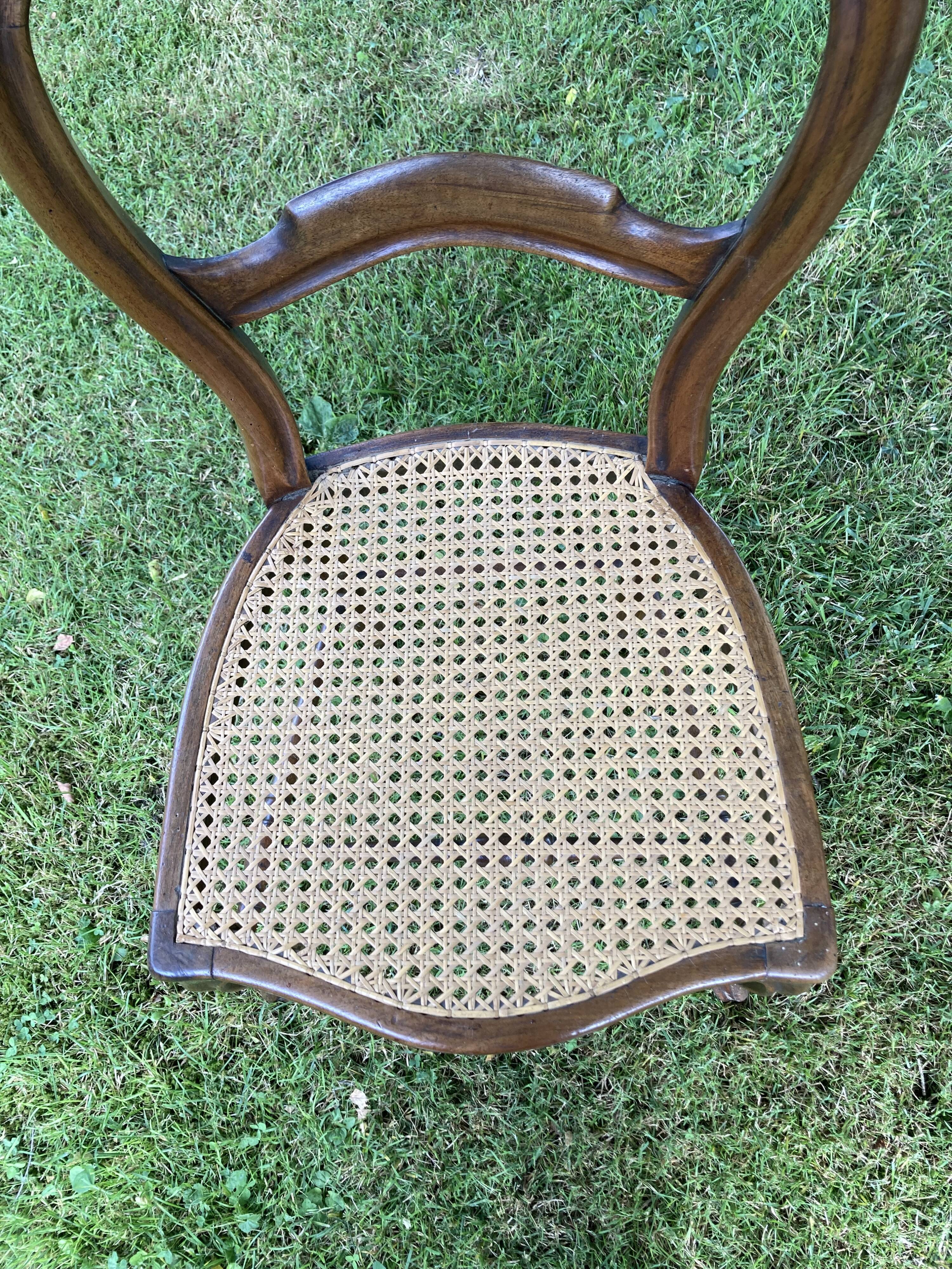 3 chaises cannées de style louis Philippe
