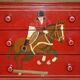 Commode peinte à la main en pin victorien équestre avec cheval et jockey