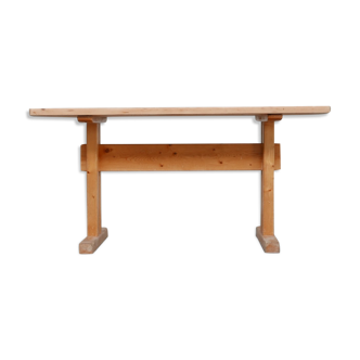 Table à manger de Charlotte Perriand, Les Arcs