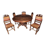 Table with 4 dragons