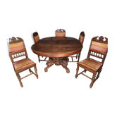 Table with 4 dragons