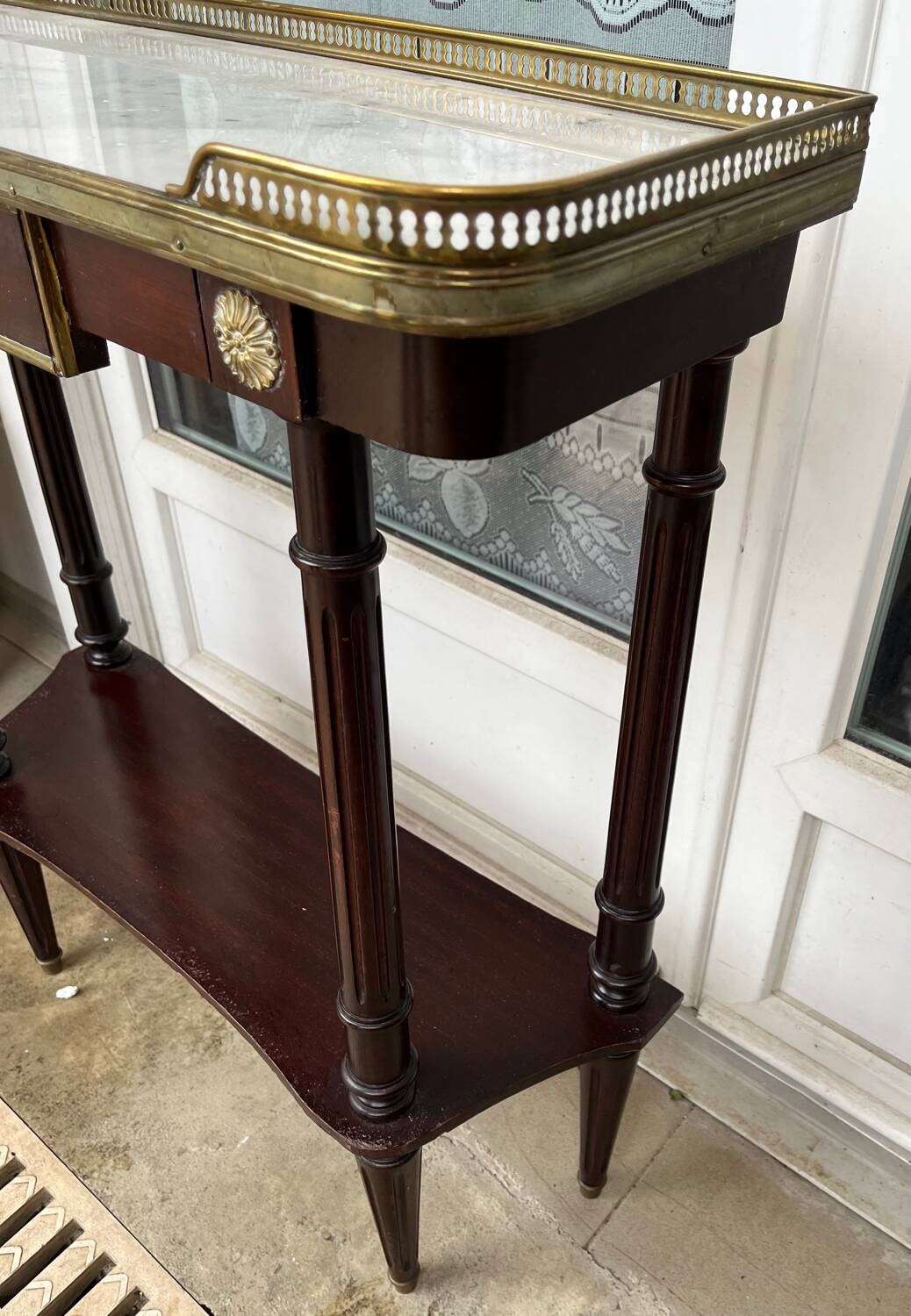 Console de style Louis XVI dessus marbre