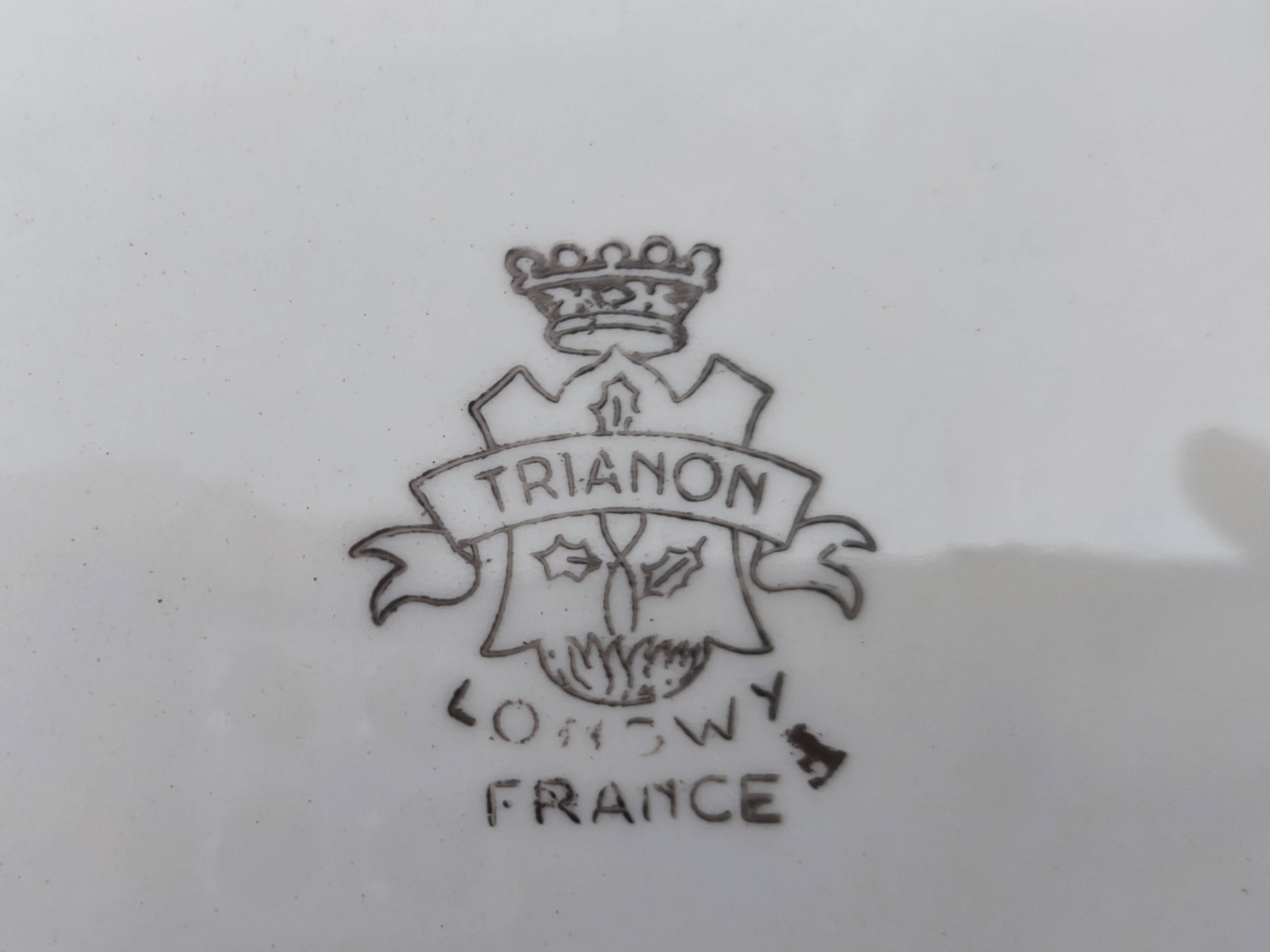 Set of 11 Longwy France earthenware dinner plates, Trianon model