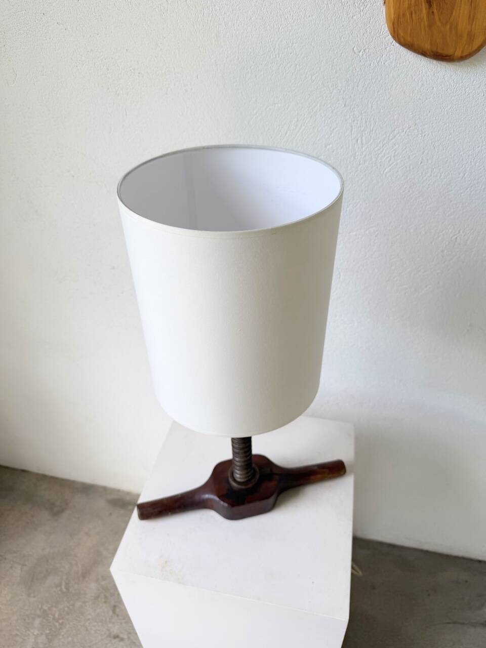 Lampe de table brutaliste artisanale 1950