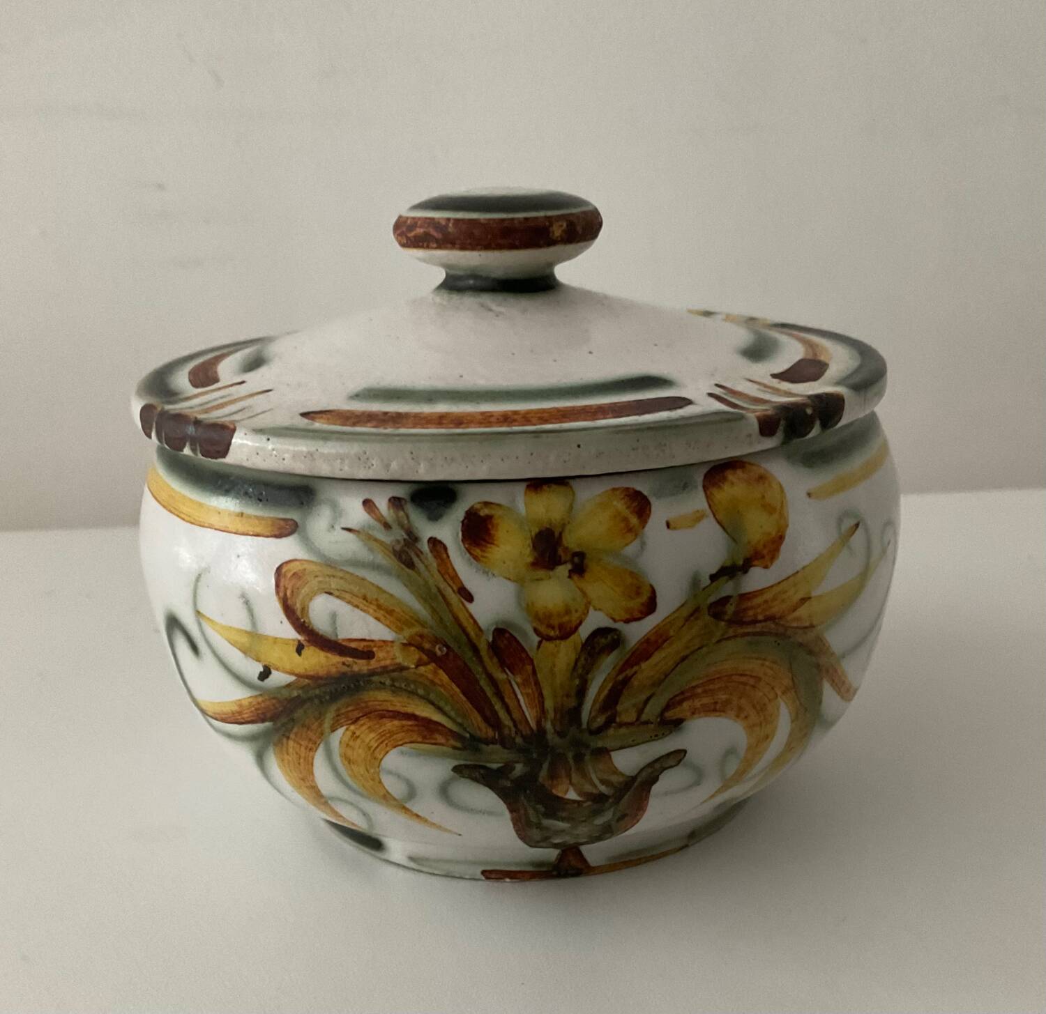 Quimper Keraluc ceramic candy box