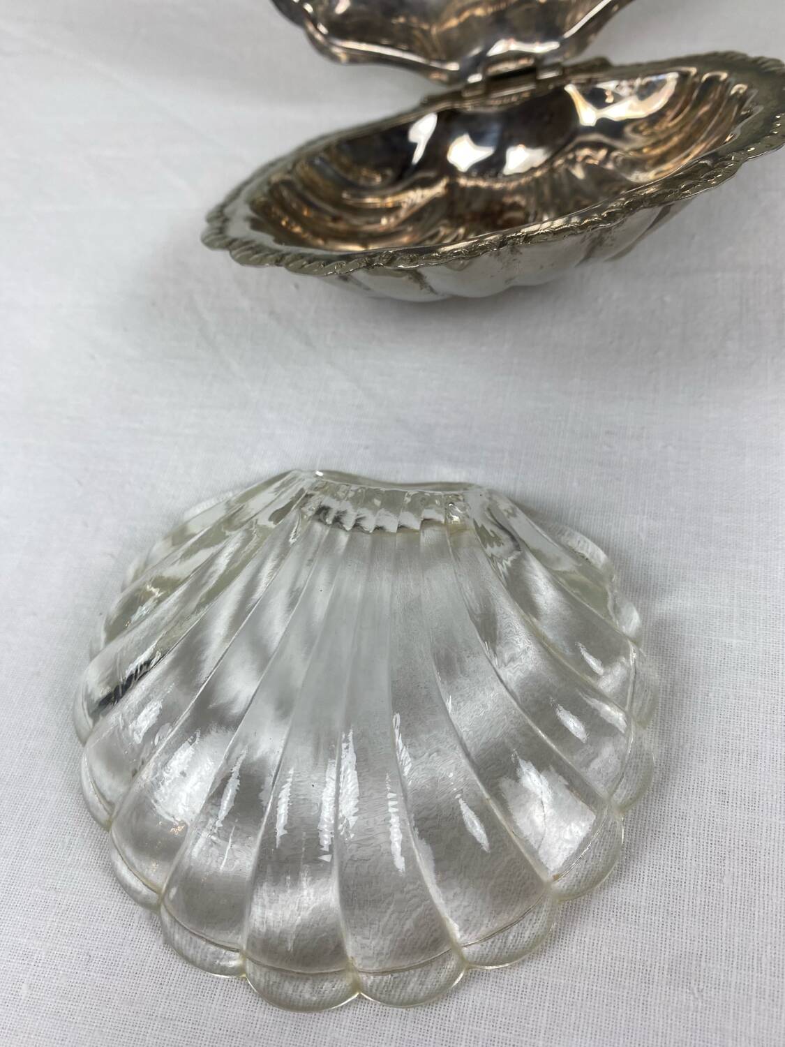 Scallop butter dish