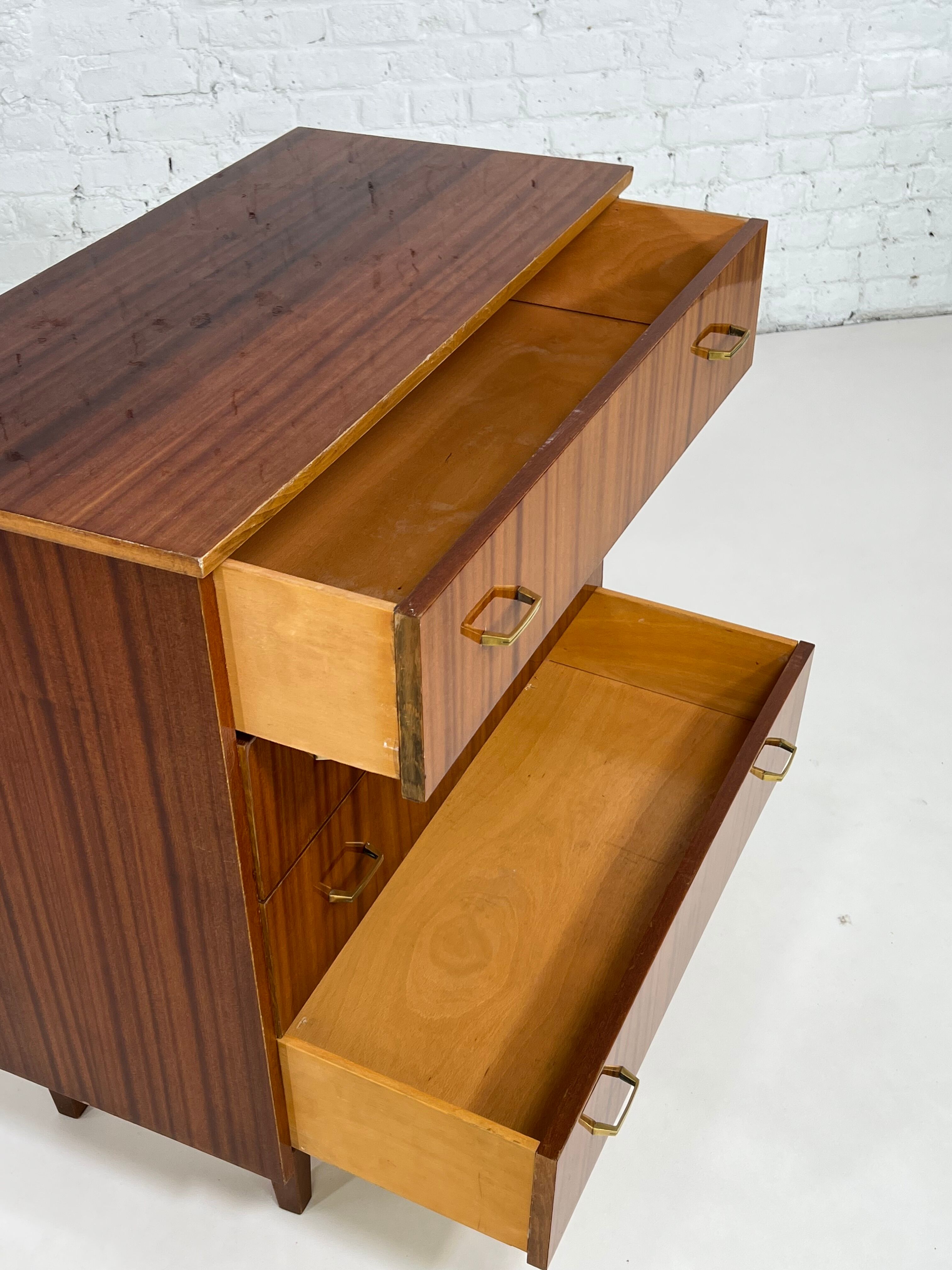 Commode années 60 en bois et laiton
