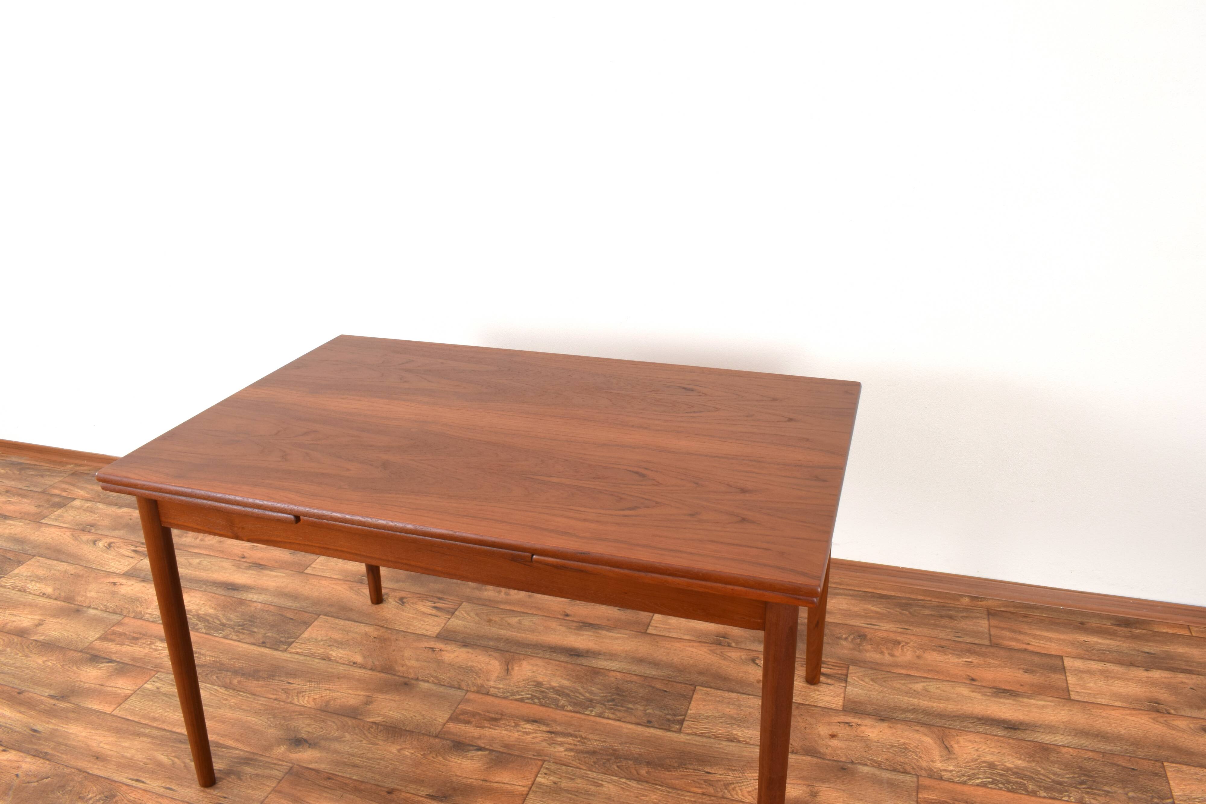 Mid-Century Danish Teak Extendable Dining Table, 1960s.