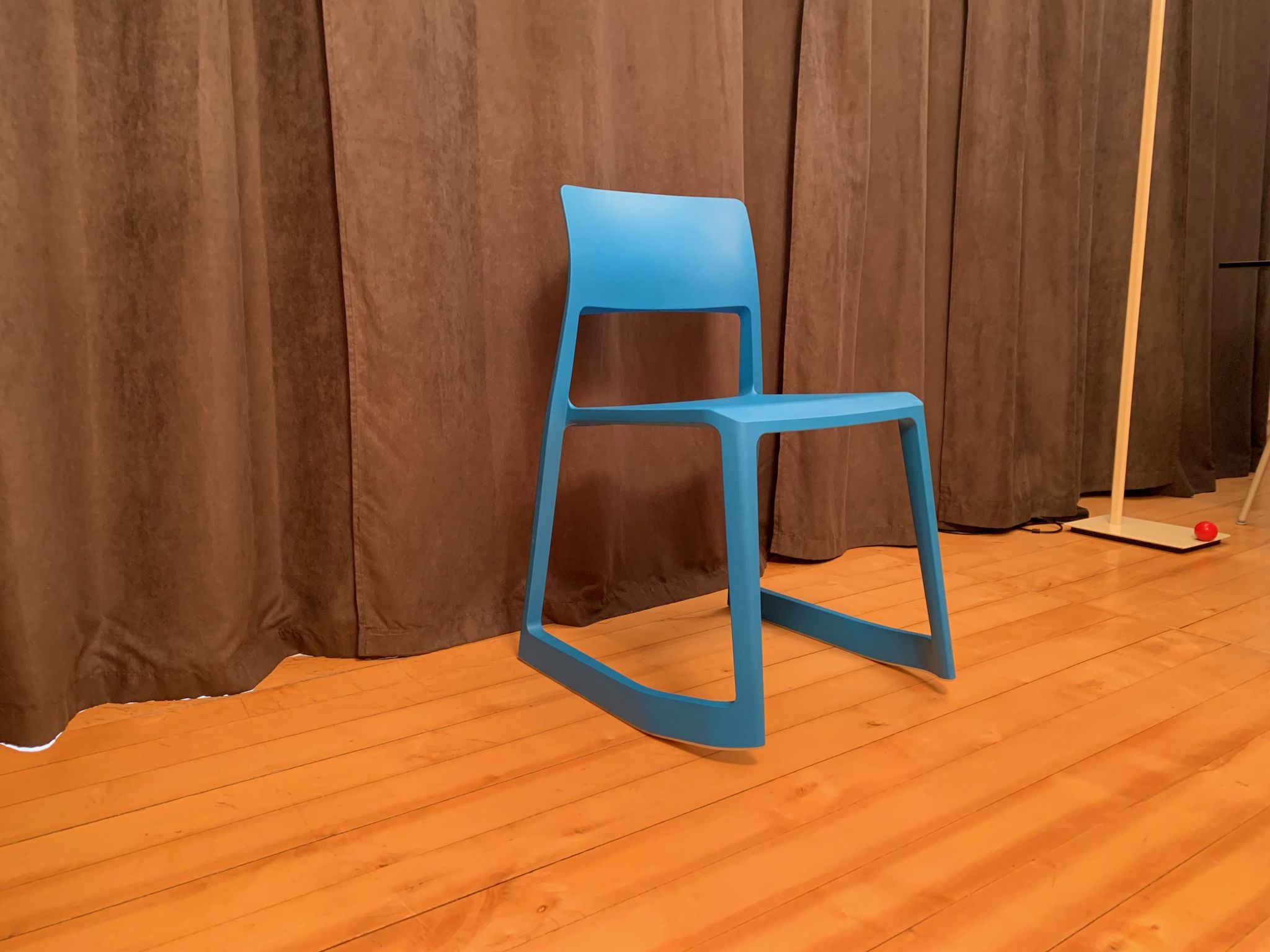 Tip Ton chair, designed by Edward Barber - Jay Osgerby, Vitra