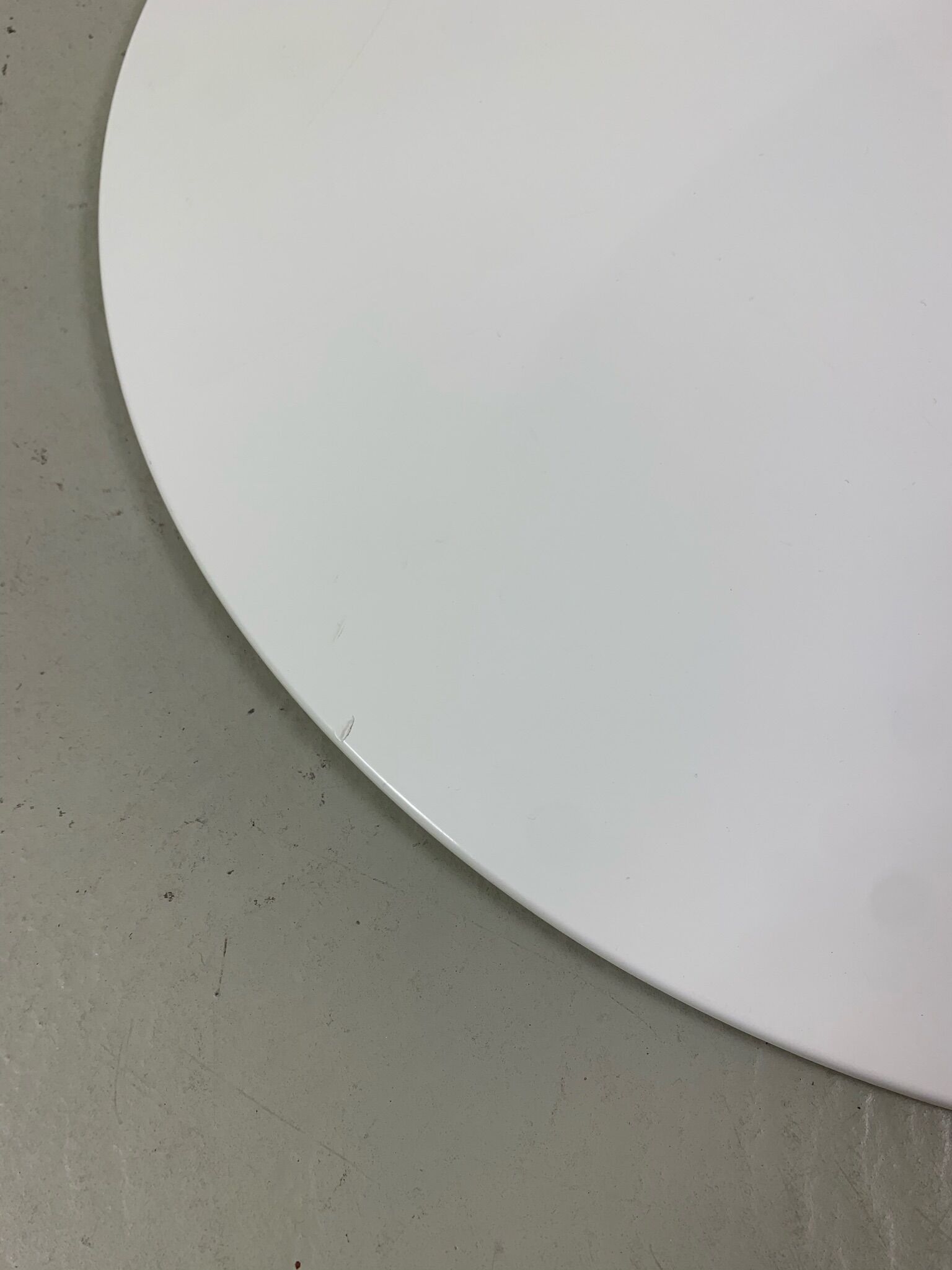 Eero Saarinen Tulip Dining Table white