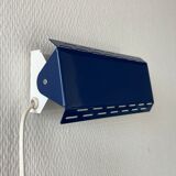 Applique à volet pivotant moderniste