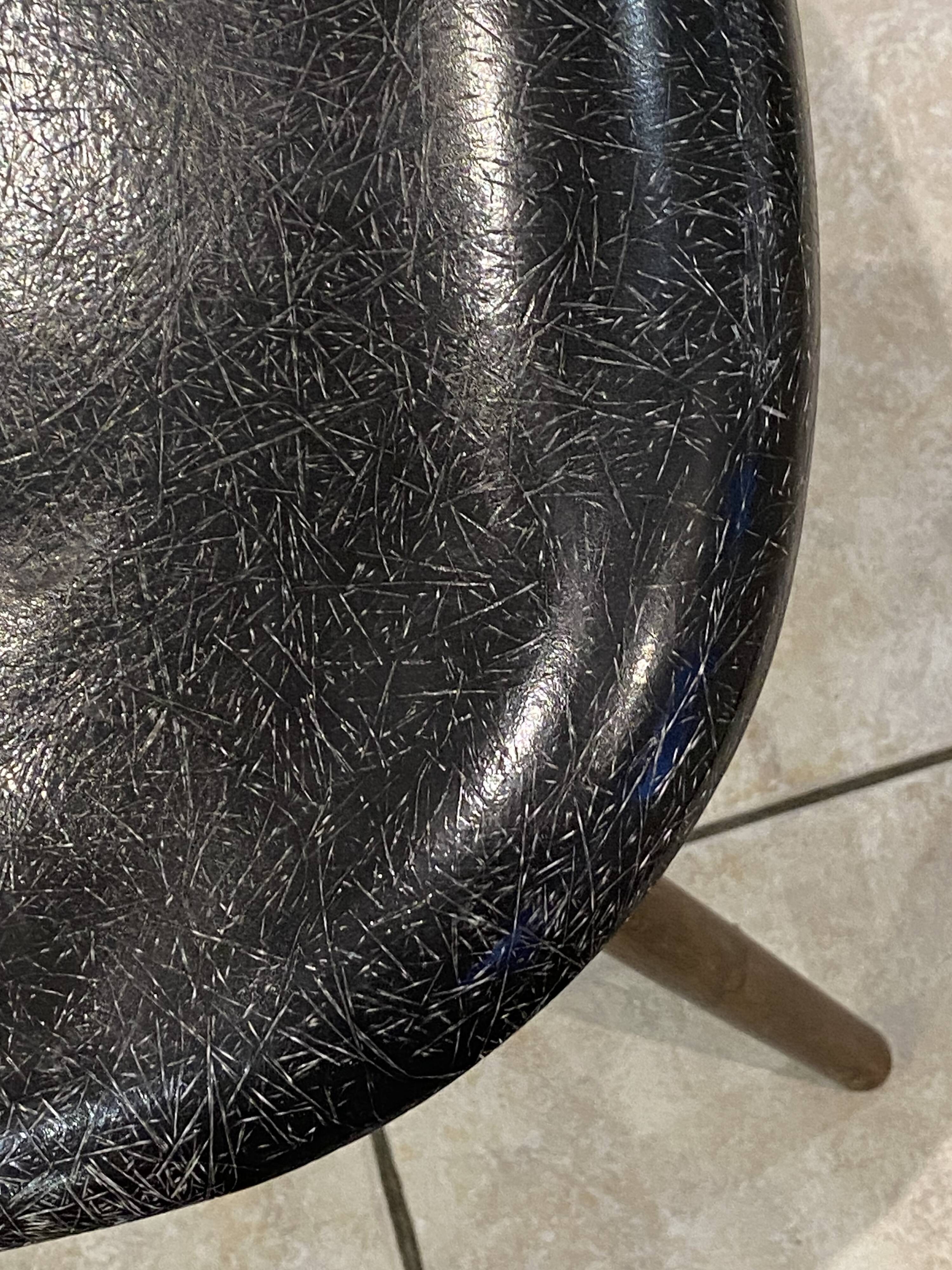 DSW chair black fibre black dowel walnut Eames Herman Miller vintage 1950