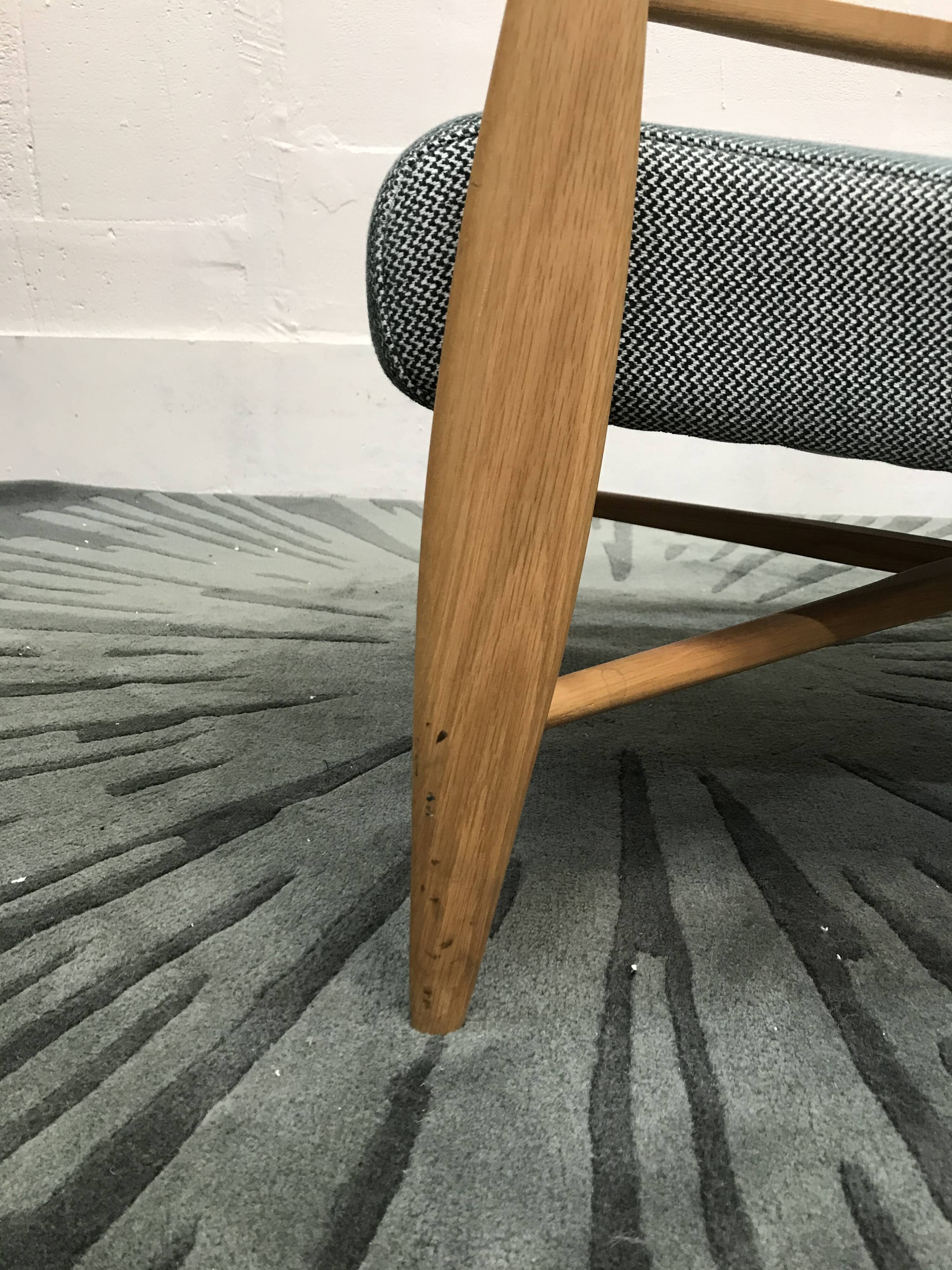 Floating zag celadon Red Edition chair