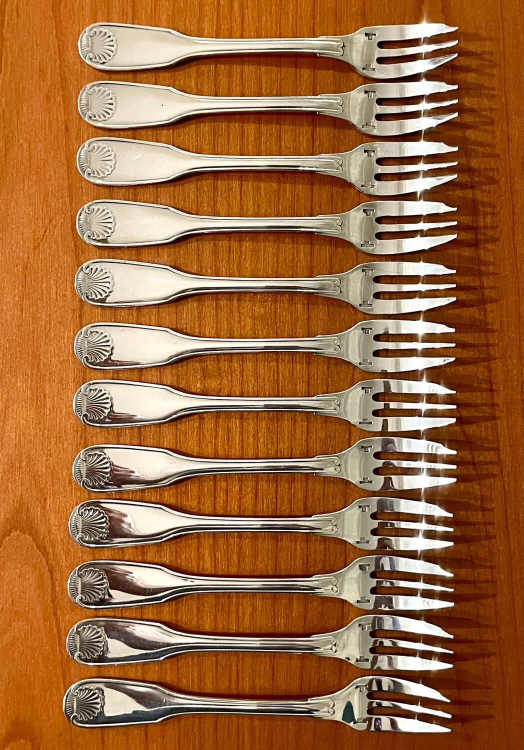Christofle France, 12 dessert cake forks 1970/1980 in new condition.