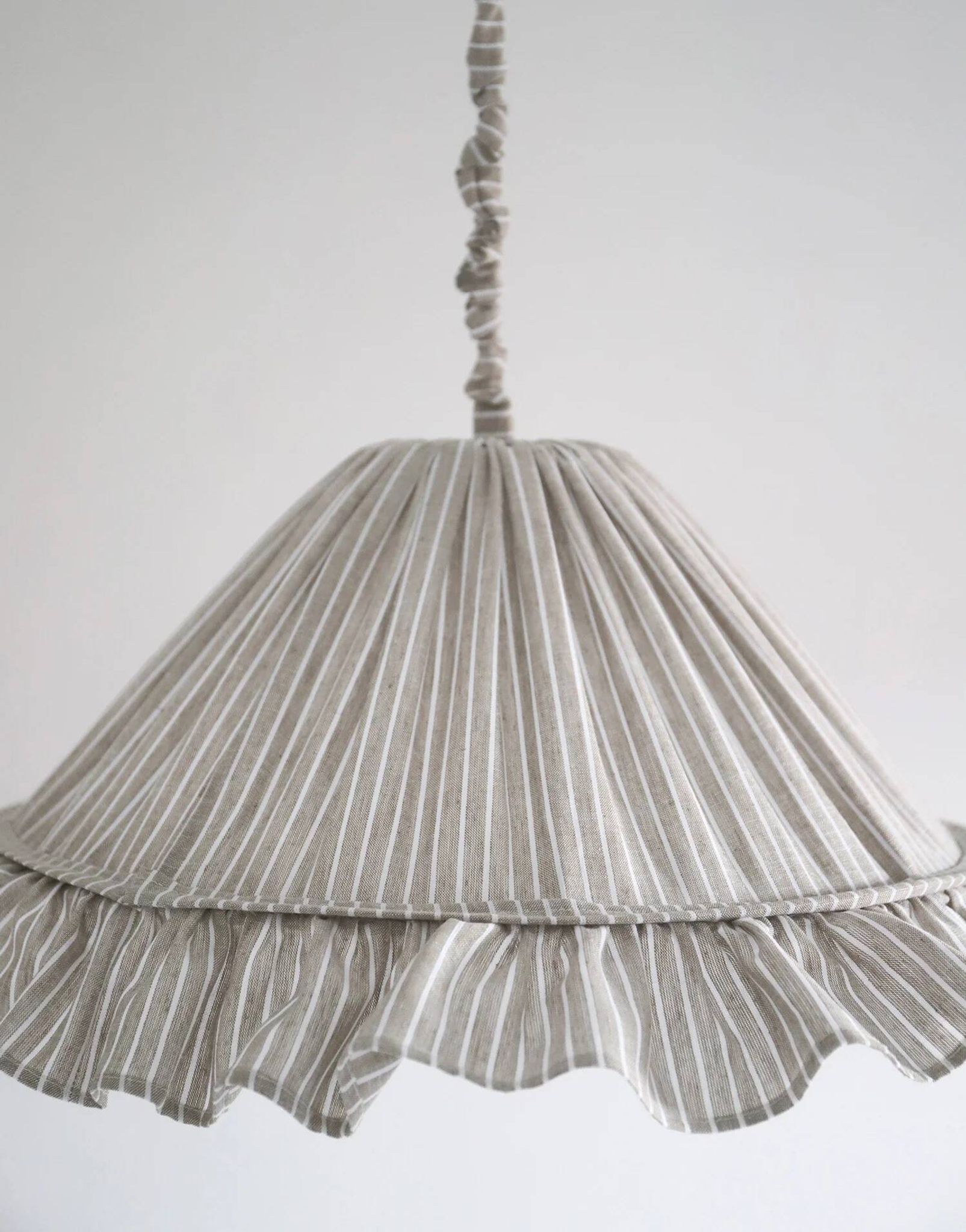 Suspension Emilia, pleated lampshade with frills, olive stripes