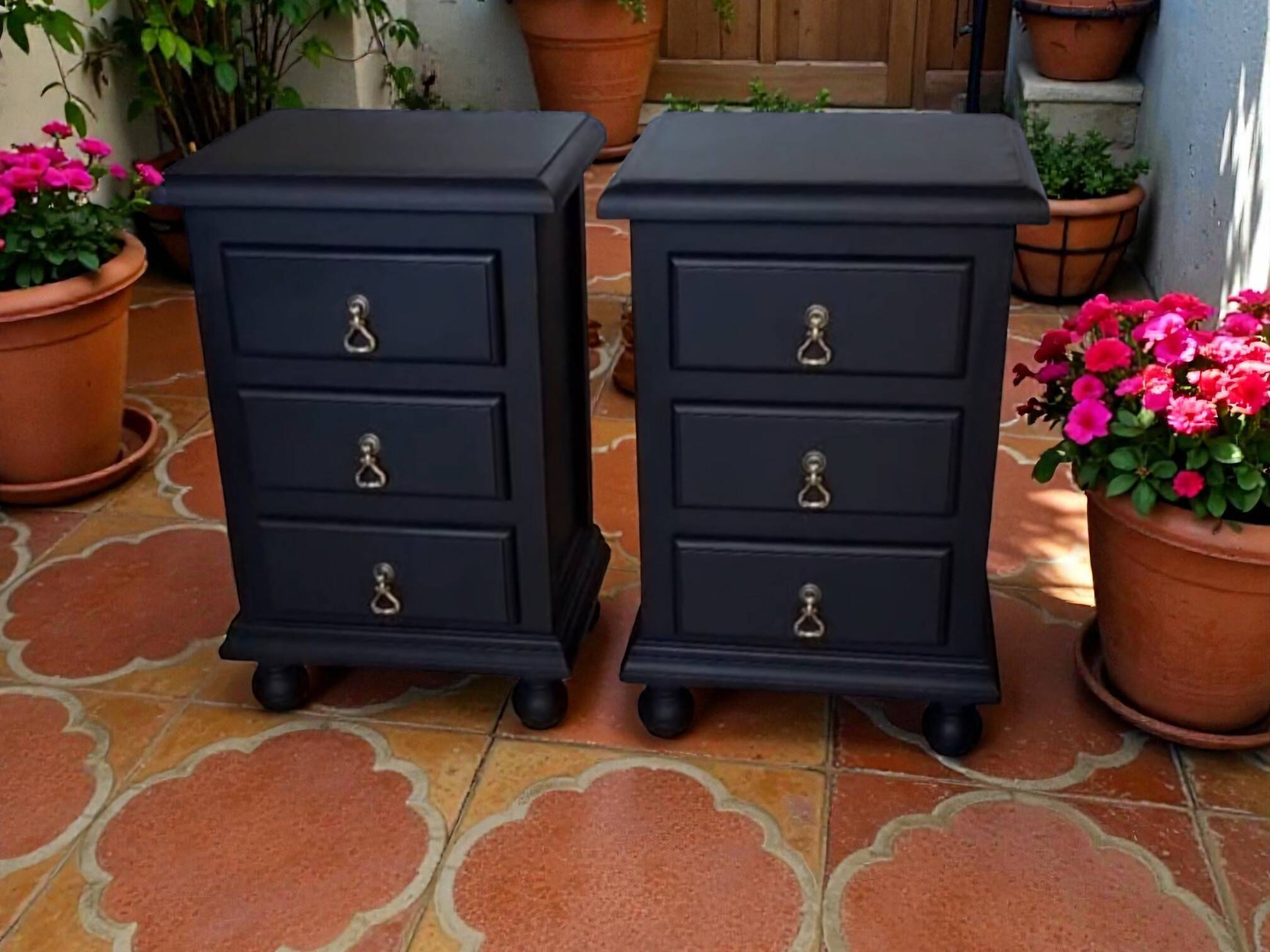 Tables de chevet Mid-Century Modern restaurées – Noir et bronze