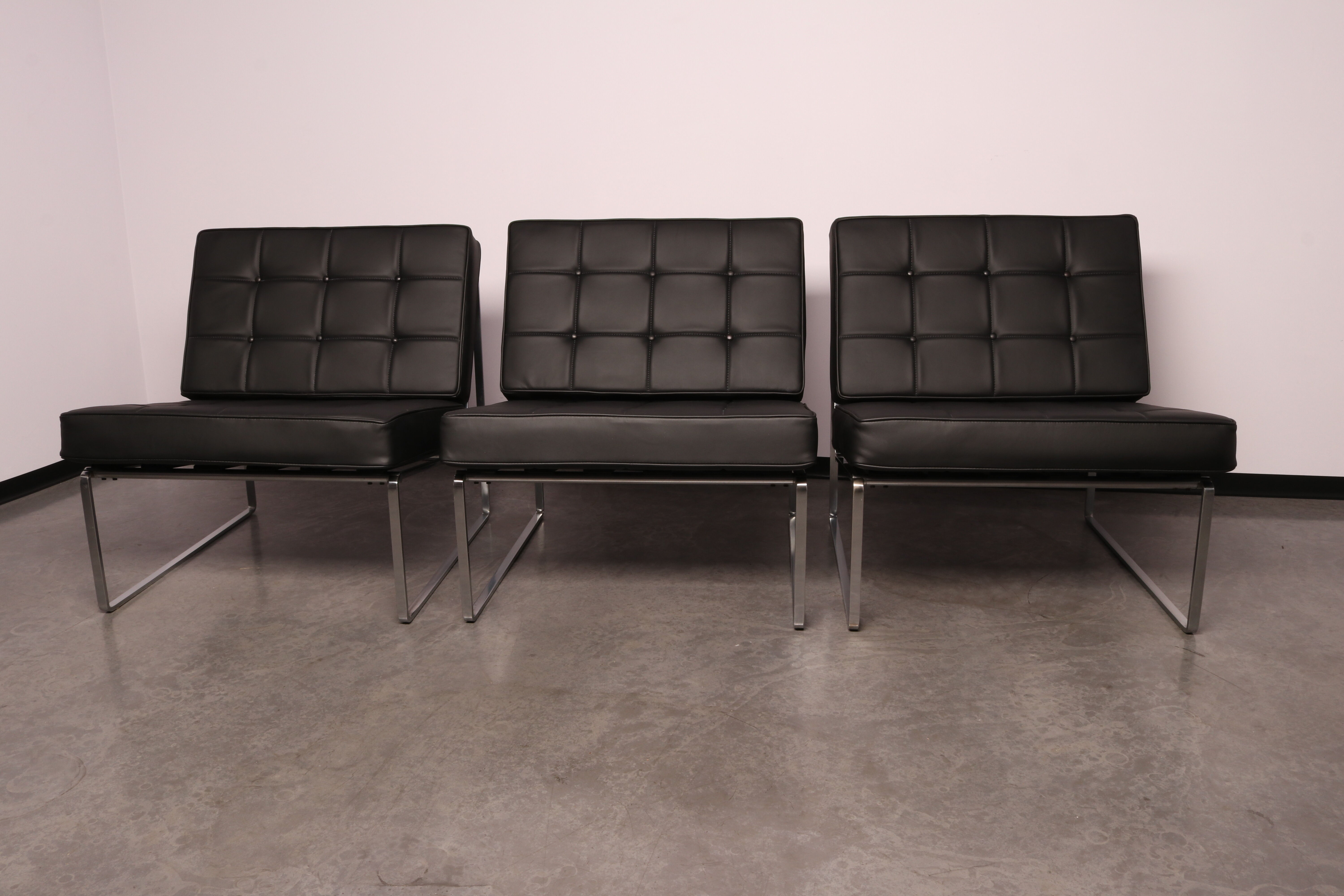 Set of 3 lounge chairs in black leather - model 024 - by Kho Liang Ie for Artifort - The Netherlands