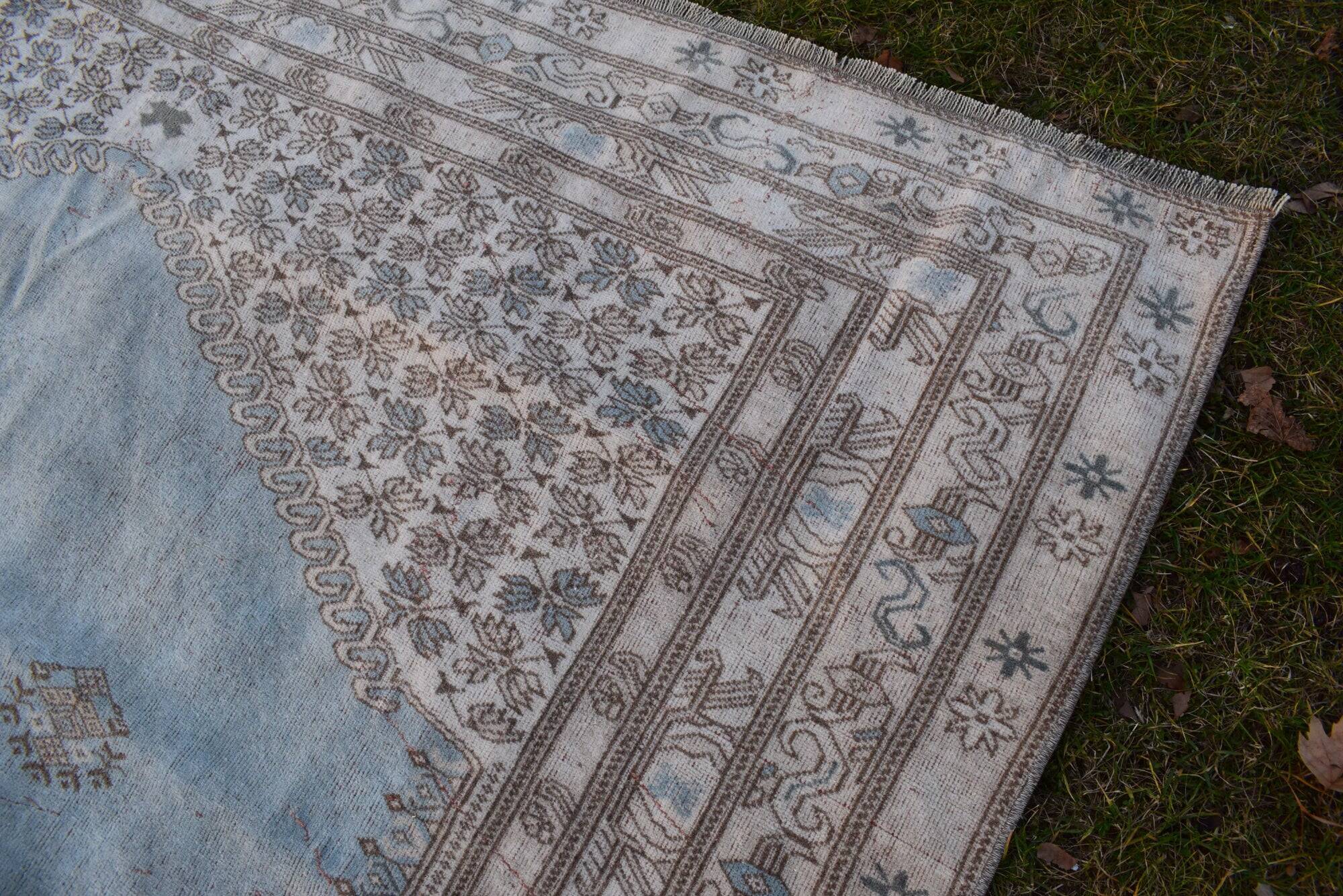 Vintage Turkish Oushak rug 212x265 cm