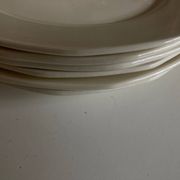 Set de 6 assiettes ivoire modernistes terre de fer