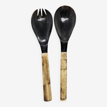 Serving cutlery set in buffalo horn and smooth bone handle