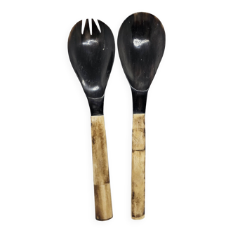 Serving cutlery set in buffalo horn and smooth bone handle