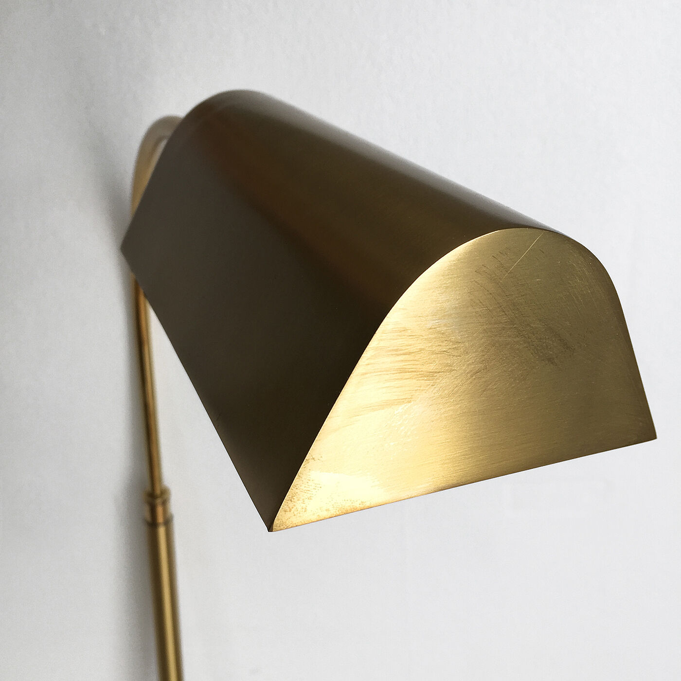 E-reader floor lamp in brass and gold metal 1970