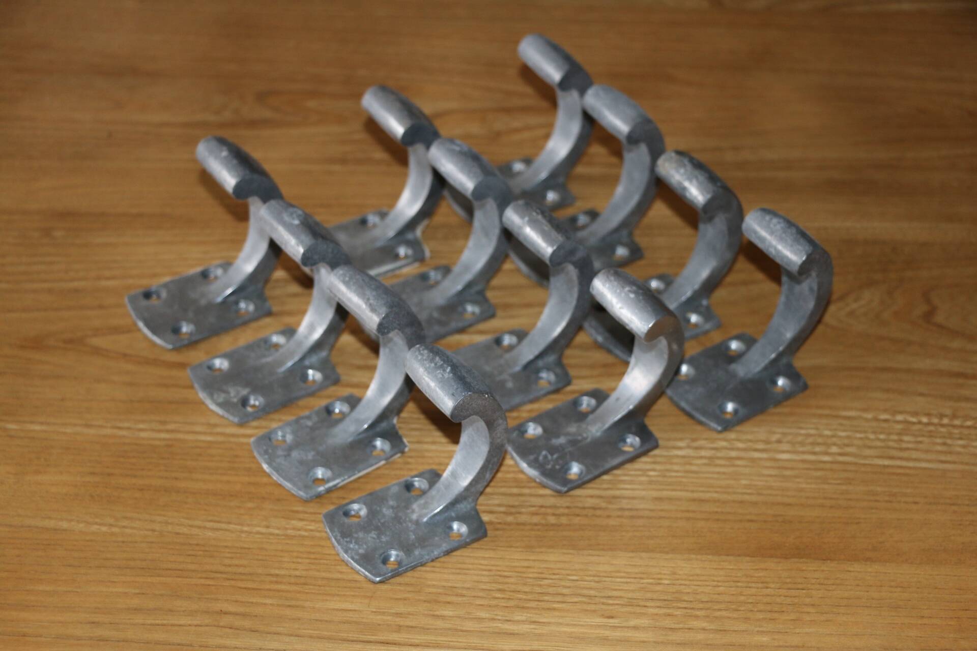 Patère alu simple crochet