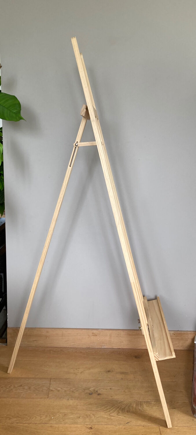 Adjustable painter's easel condition nine twentieth era