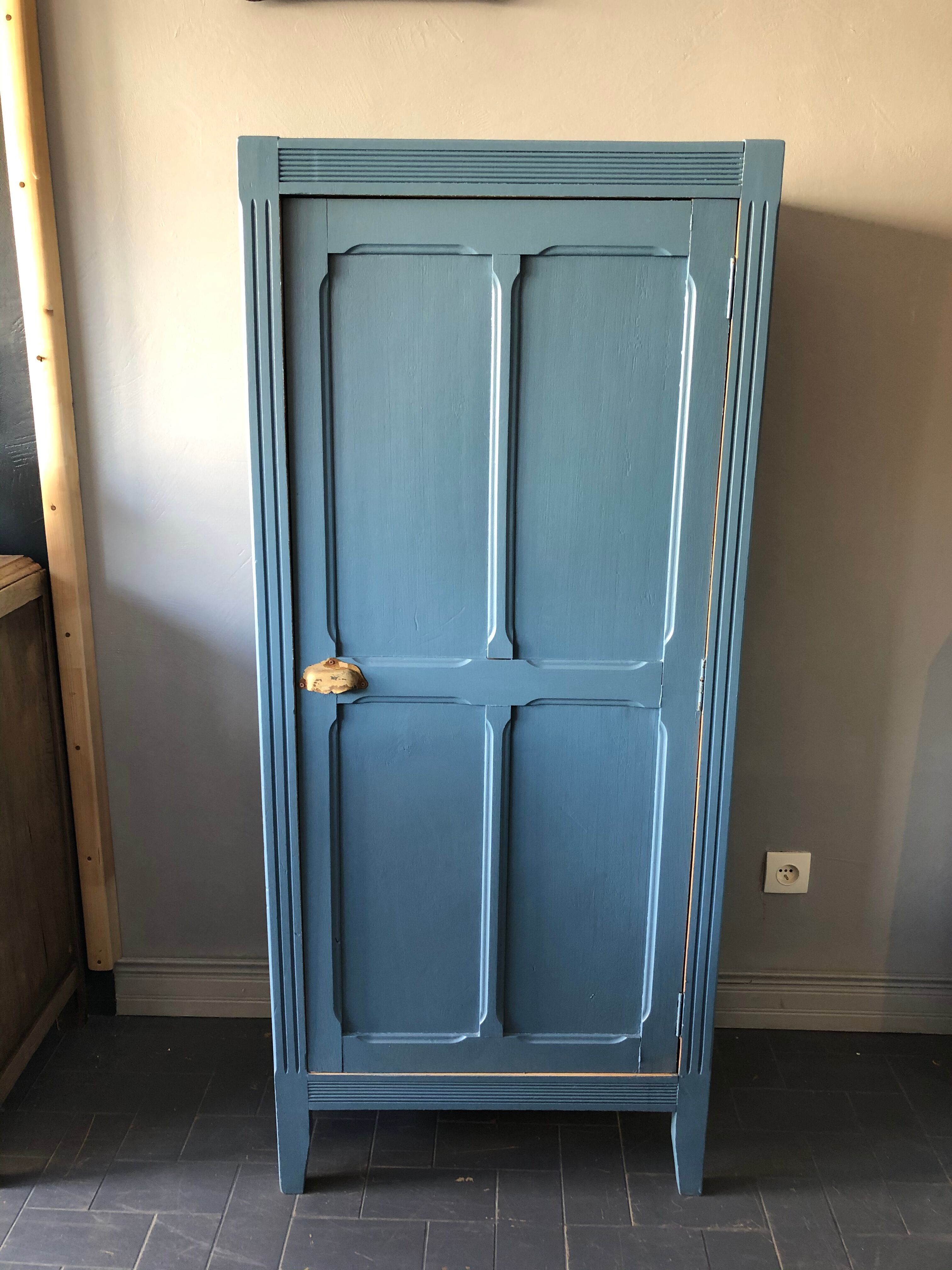 Vintage parisian wardrobe