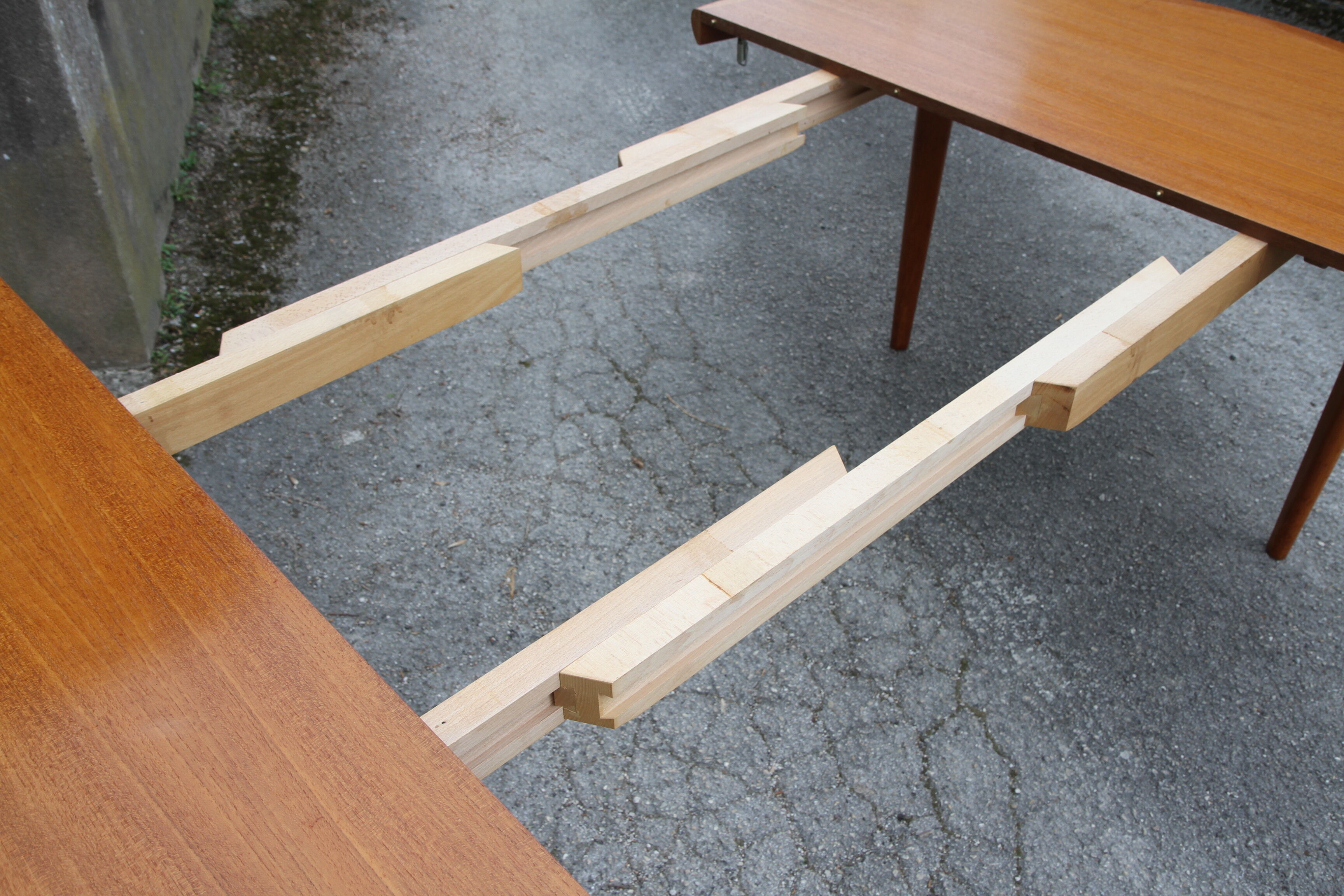 Danish teak extendable round table of the years 60