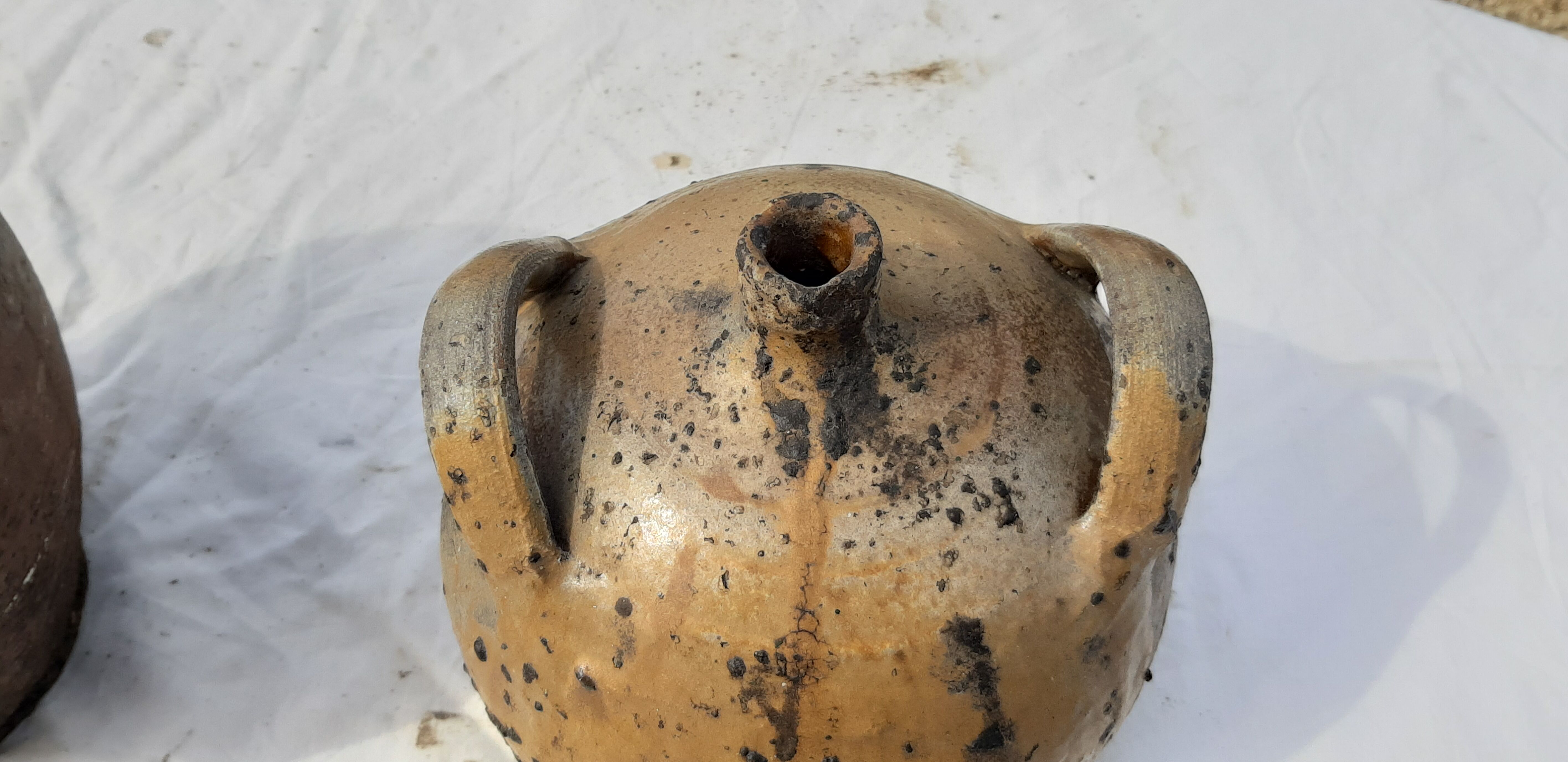 2 potiches in sandstone 19th