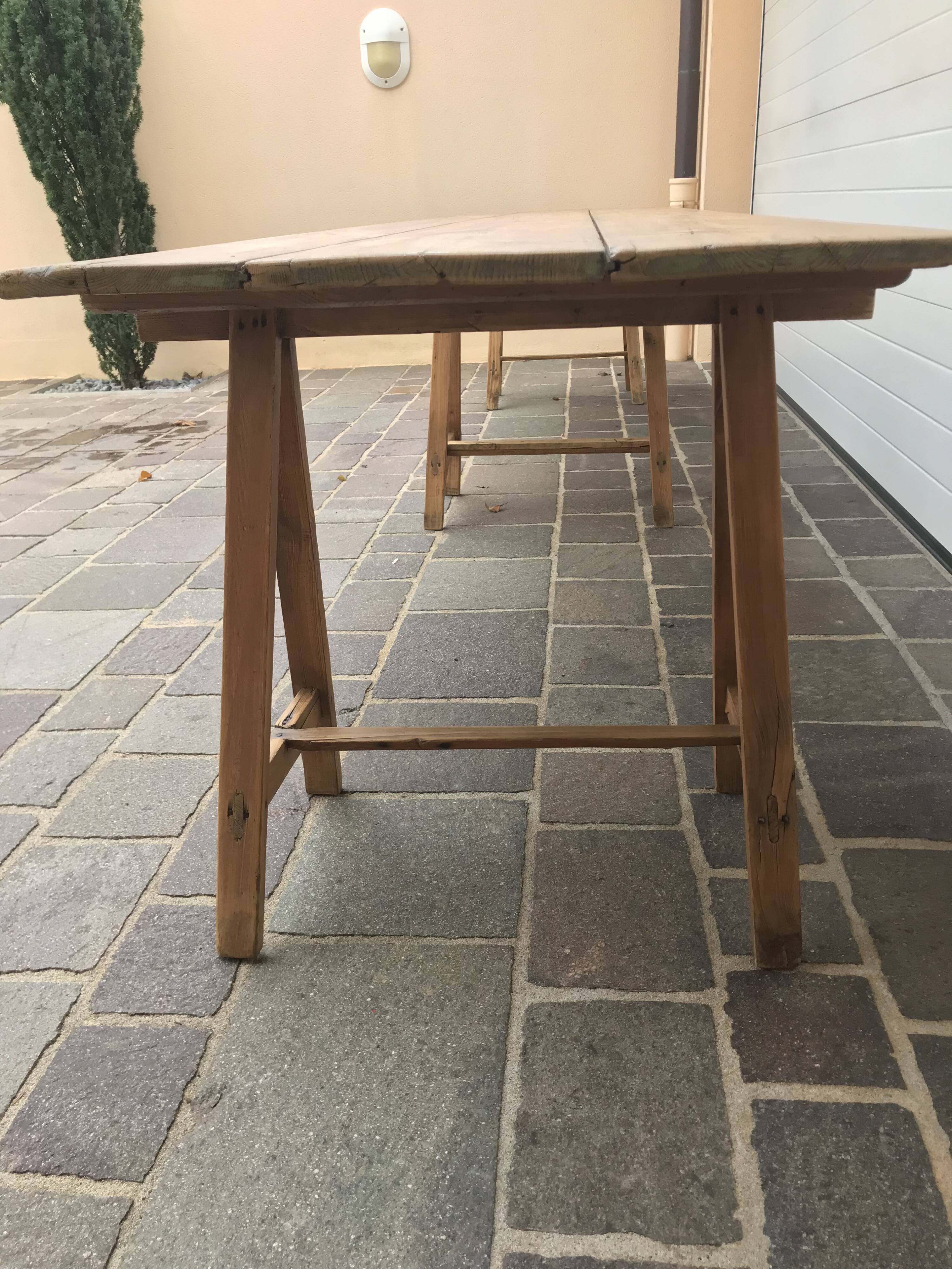 Winegrower's farm table