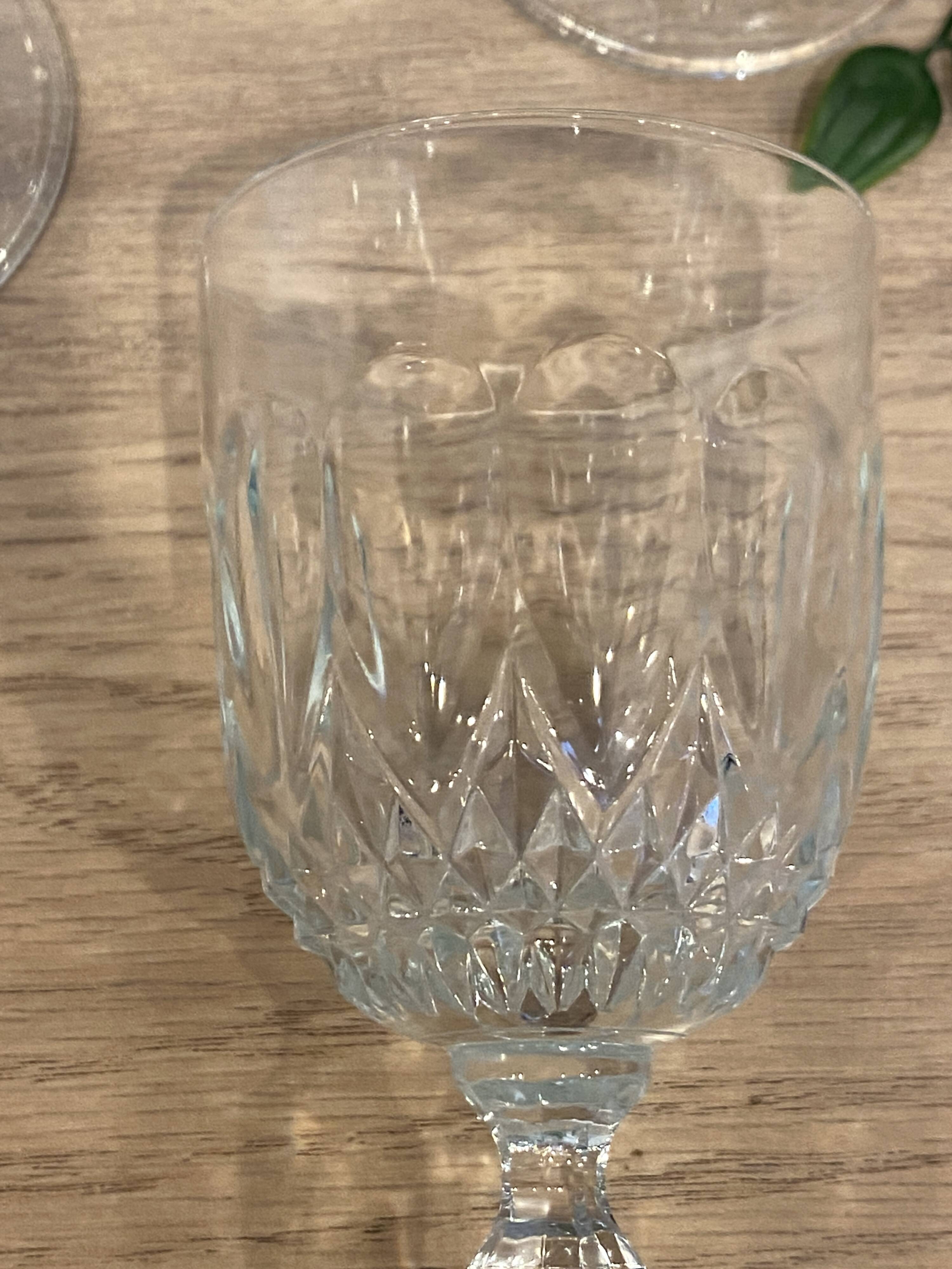 Set of 5 wine glasses