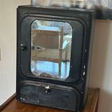 Bathroom wall storage unit