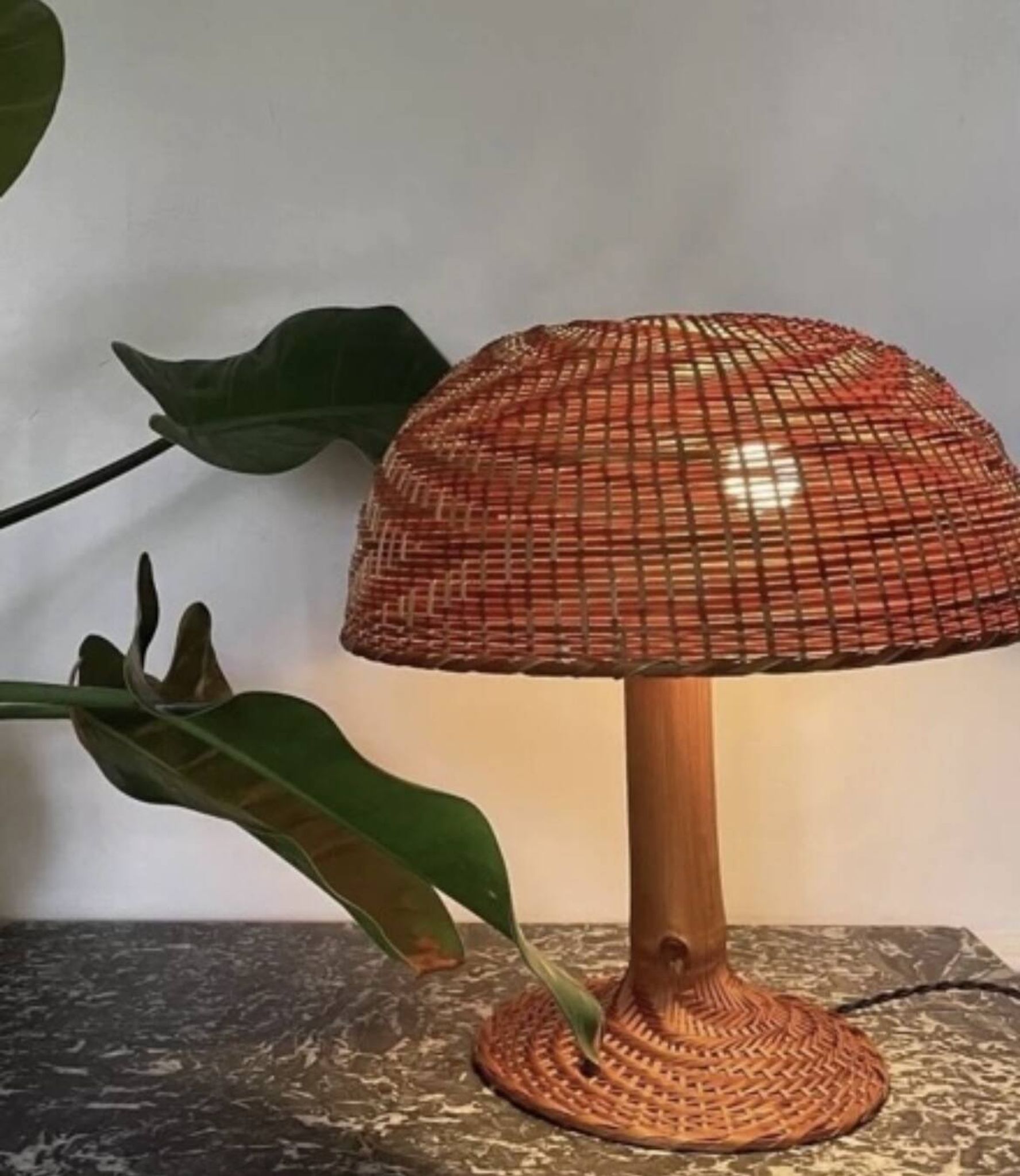 Lampe champignon XXL en rotin tressé années 70