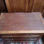 Commode scandinave à trois tiroirs en chêne pieds compas