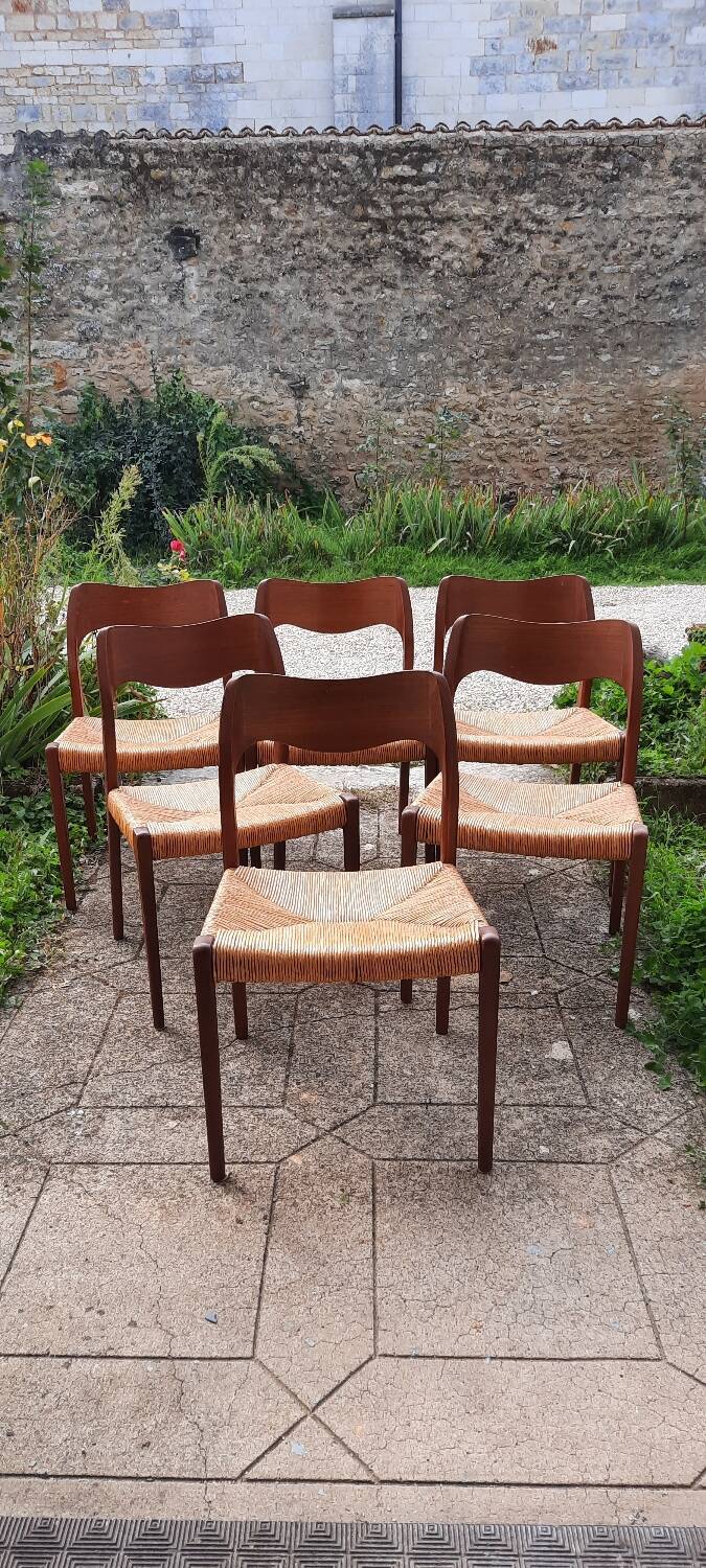 6 Scandinavian chairs
