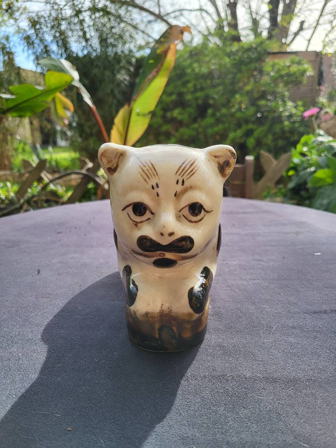 Cizhou style ceramic neck rest cat