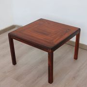Table d’appoint carrée en palissandre – Henning Kjaernulf pour Vejle Stole