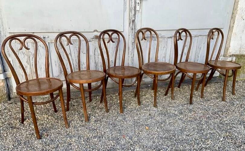 Lot Series of 6 art nouveau bentwood bistro chairs