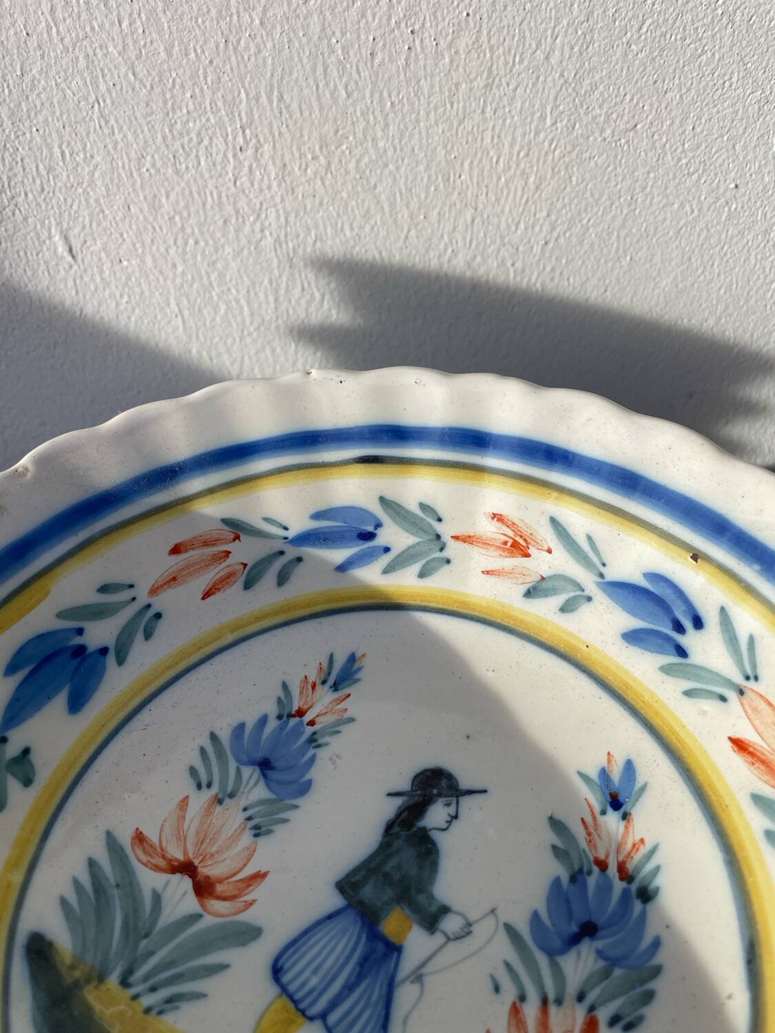 Quimper ceramic hanging collector's salad bowl