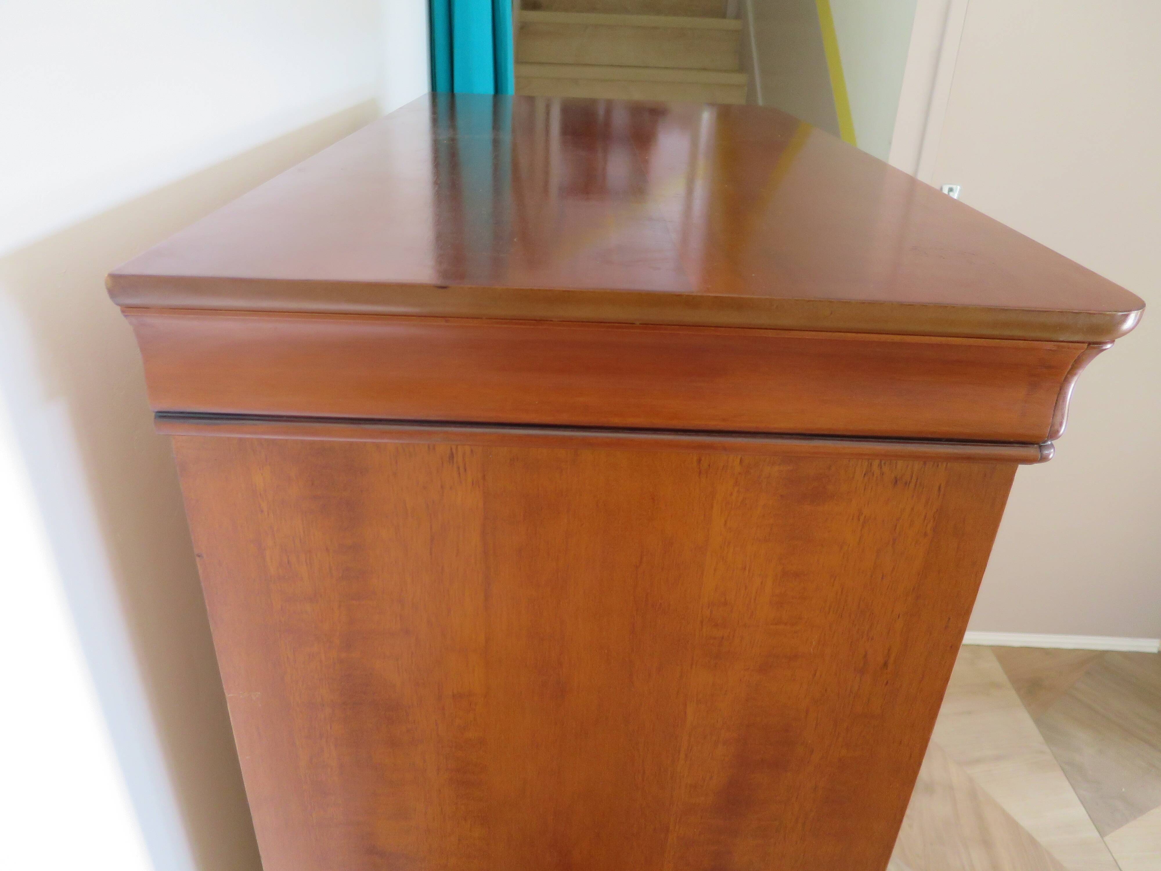 Louis Philippe style chest of drawers in cherry wood