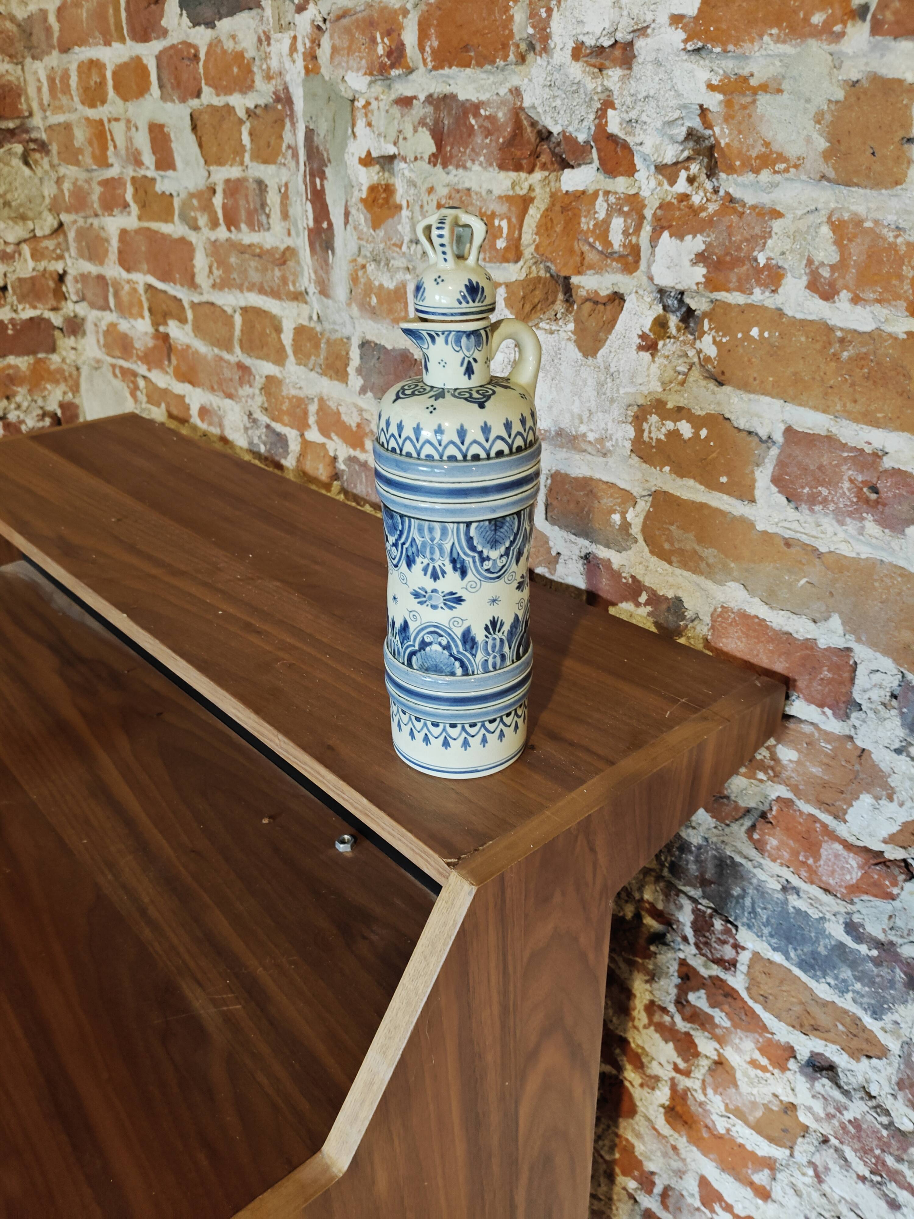 Delft Blue ceramic bottle – Made in Holland – with cork